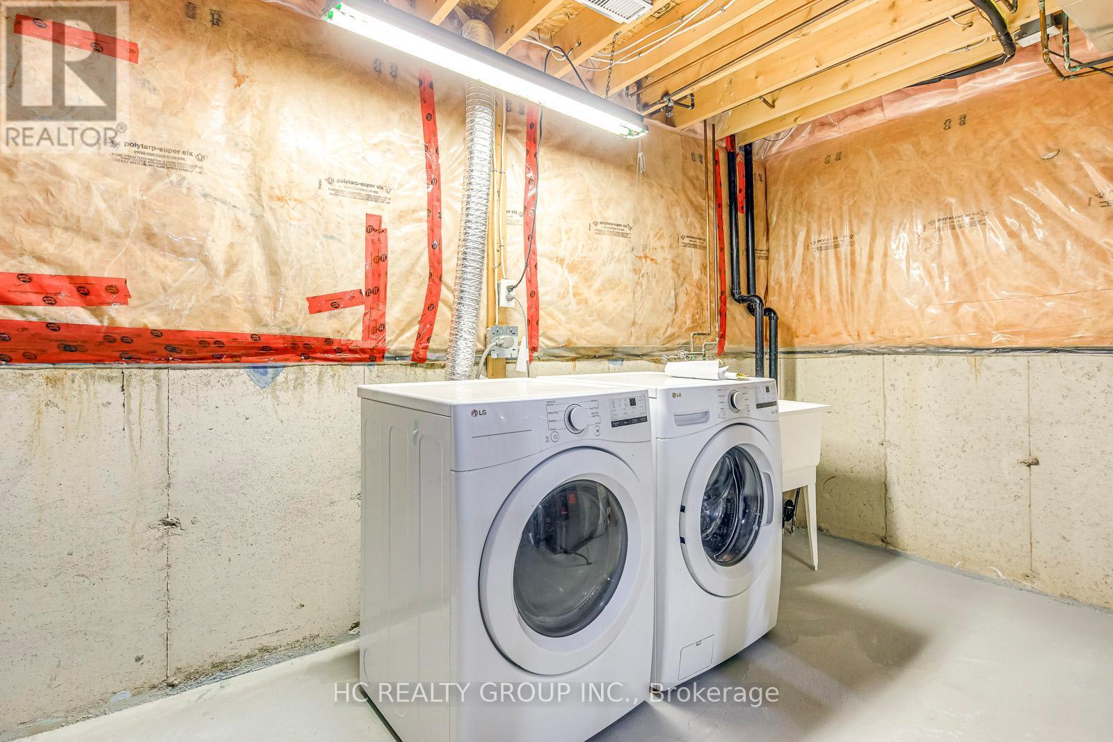 3045 Abernathy Way, Oakville, ON - Indoor Photo Showing Laundry Room