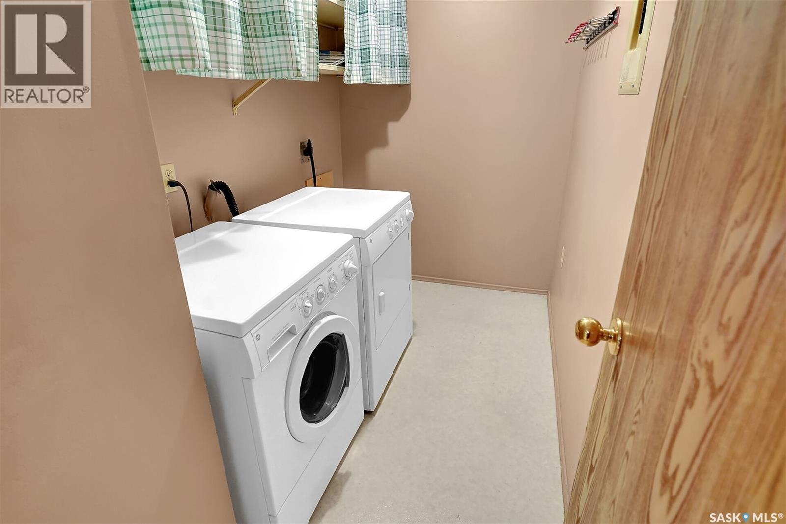 108 3420 Park Street, Regina, SK - Indoor Photo Showing Laundry Room