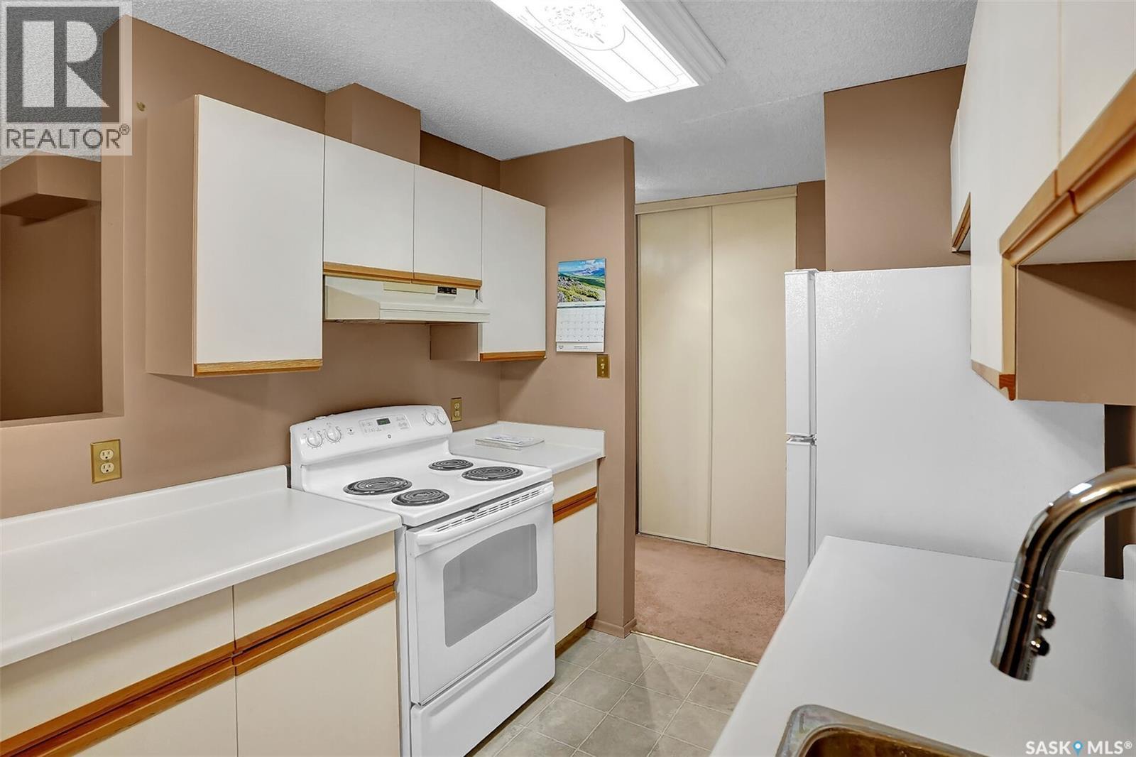 108 3420 Park Street, Regina, SK - Indoor Photo Showing Kitchen