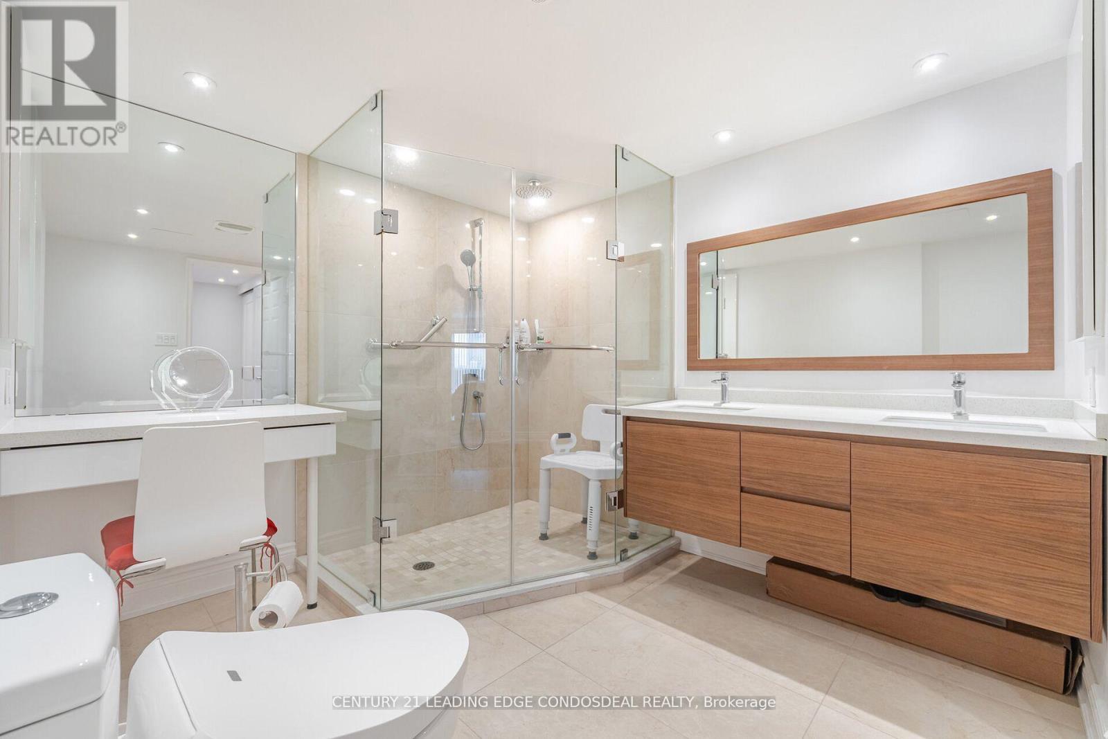 2106 - 33 University Avenue, Toronto, ON - Indoor Photo Showing Bathroom