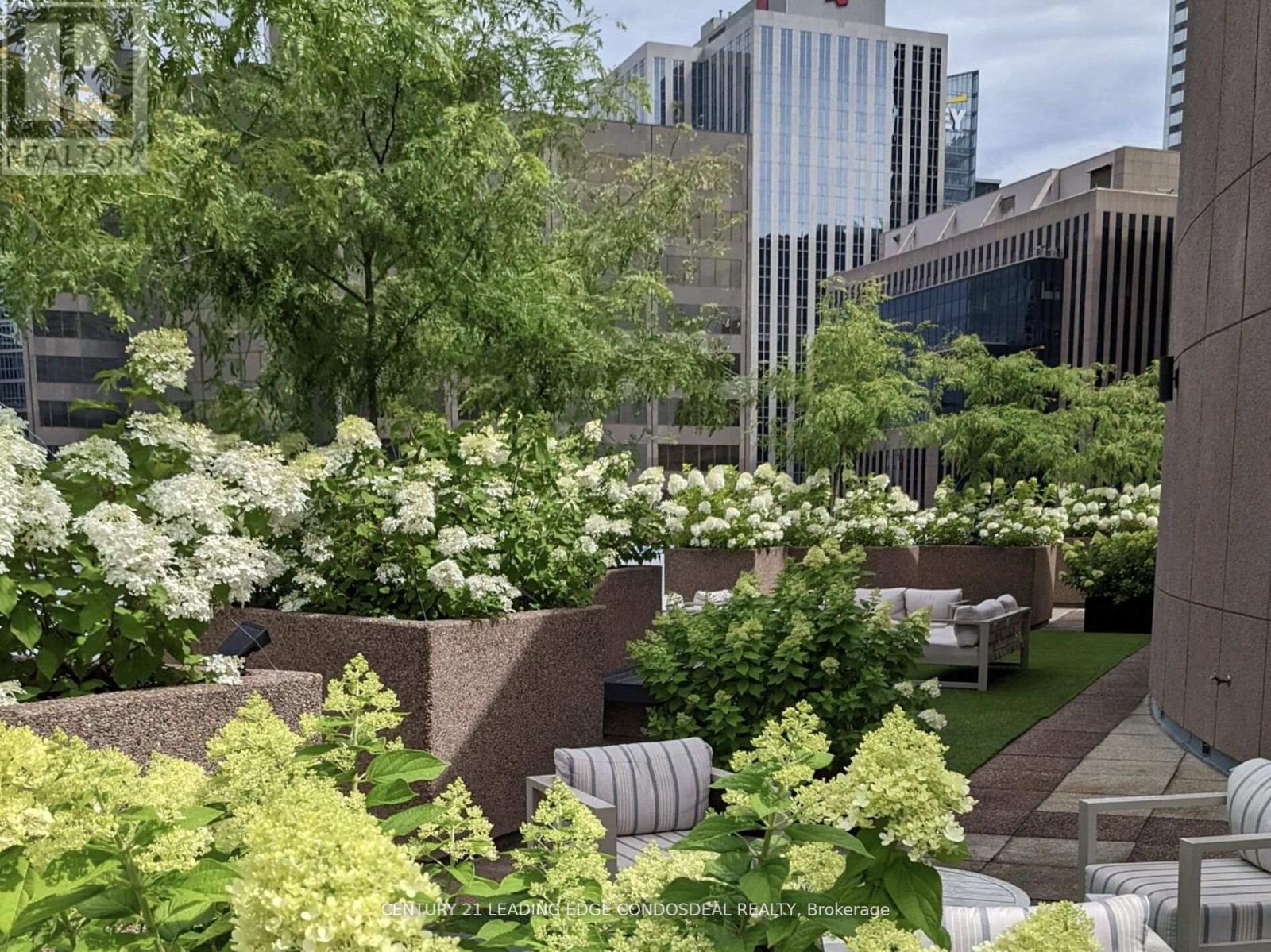 2106 - 33 University Avenue, Toronto, ON - Outdoor