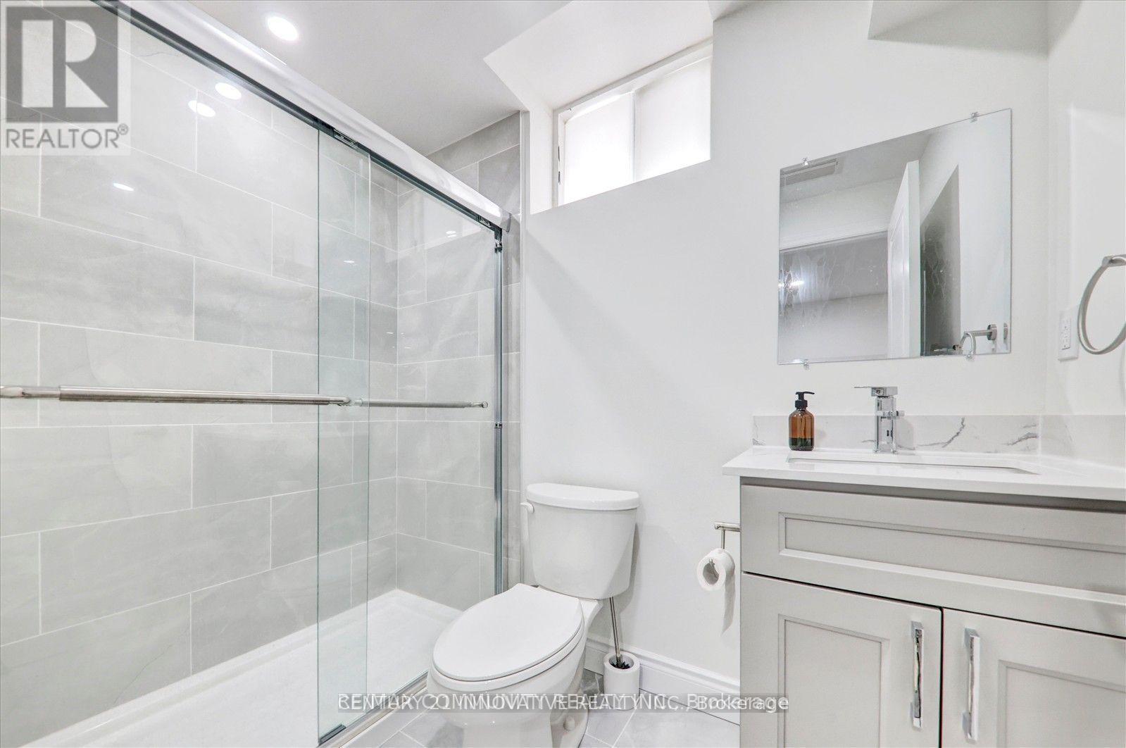 1034 Pelican Trail, Pickering, ON - Indoor Photo Showing Bathroom