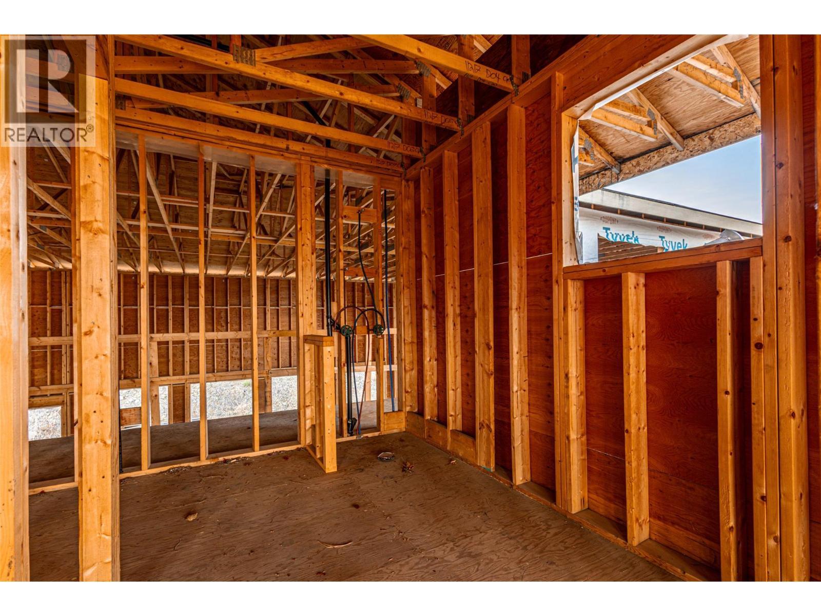 4976 Princeton Avenue, Peachland, BC - Indoor Photo Showing Other Room