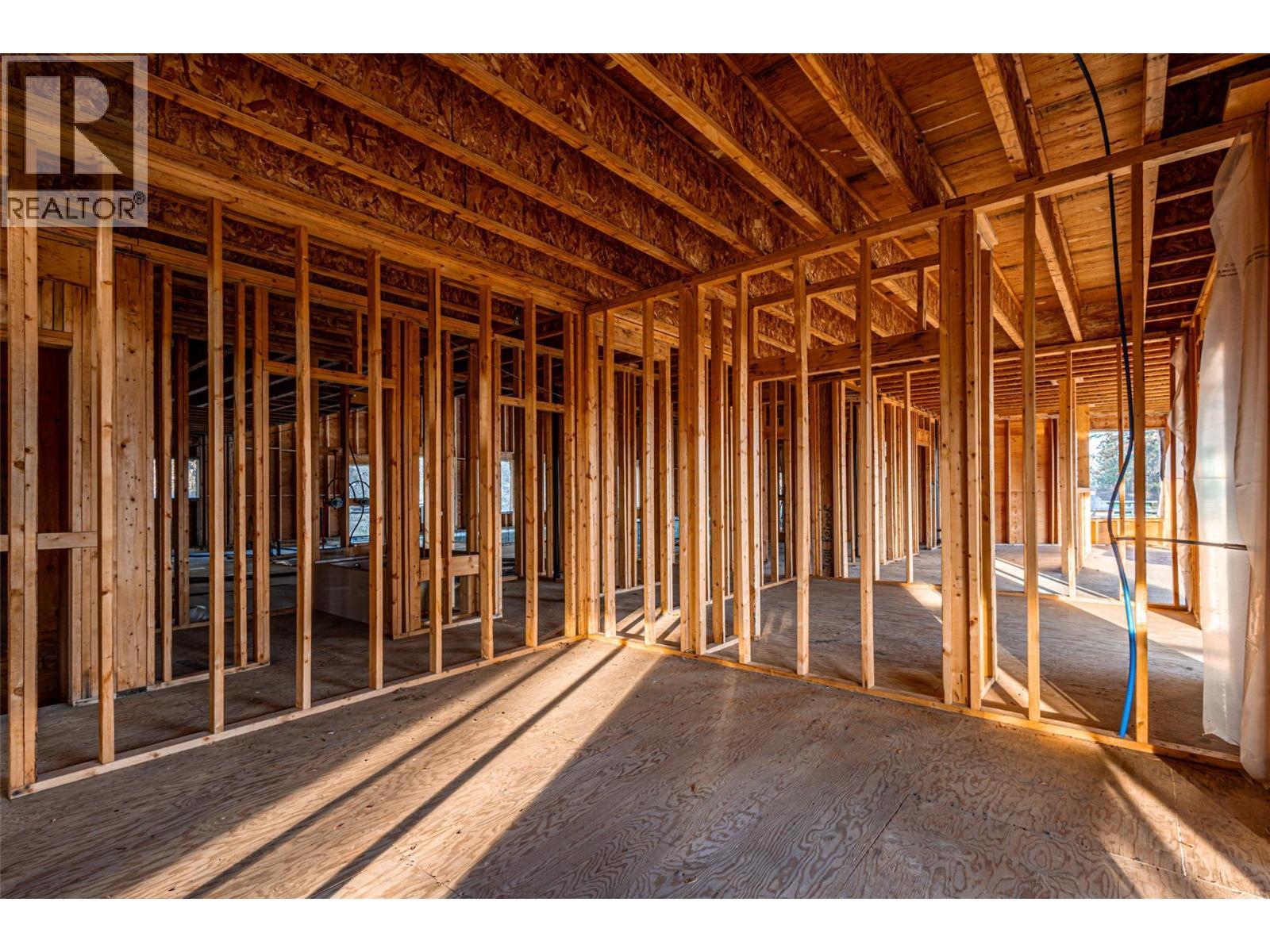 4976 Princeton Avenue, Peachland, BC - Indoor Photo Showing Other Room