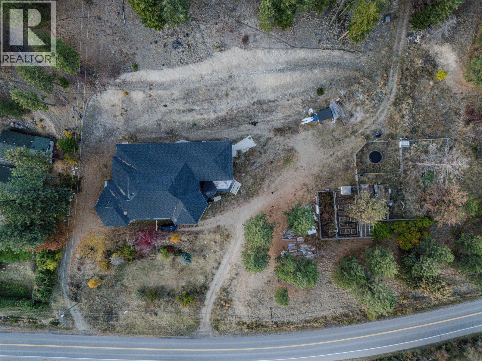 4976 Princeton Avenue, Peachland, BC - Outdoor