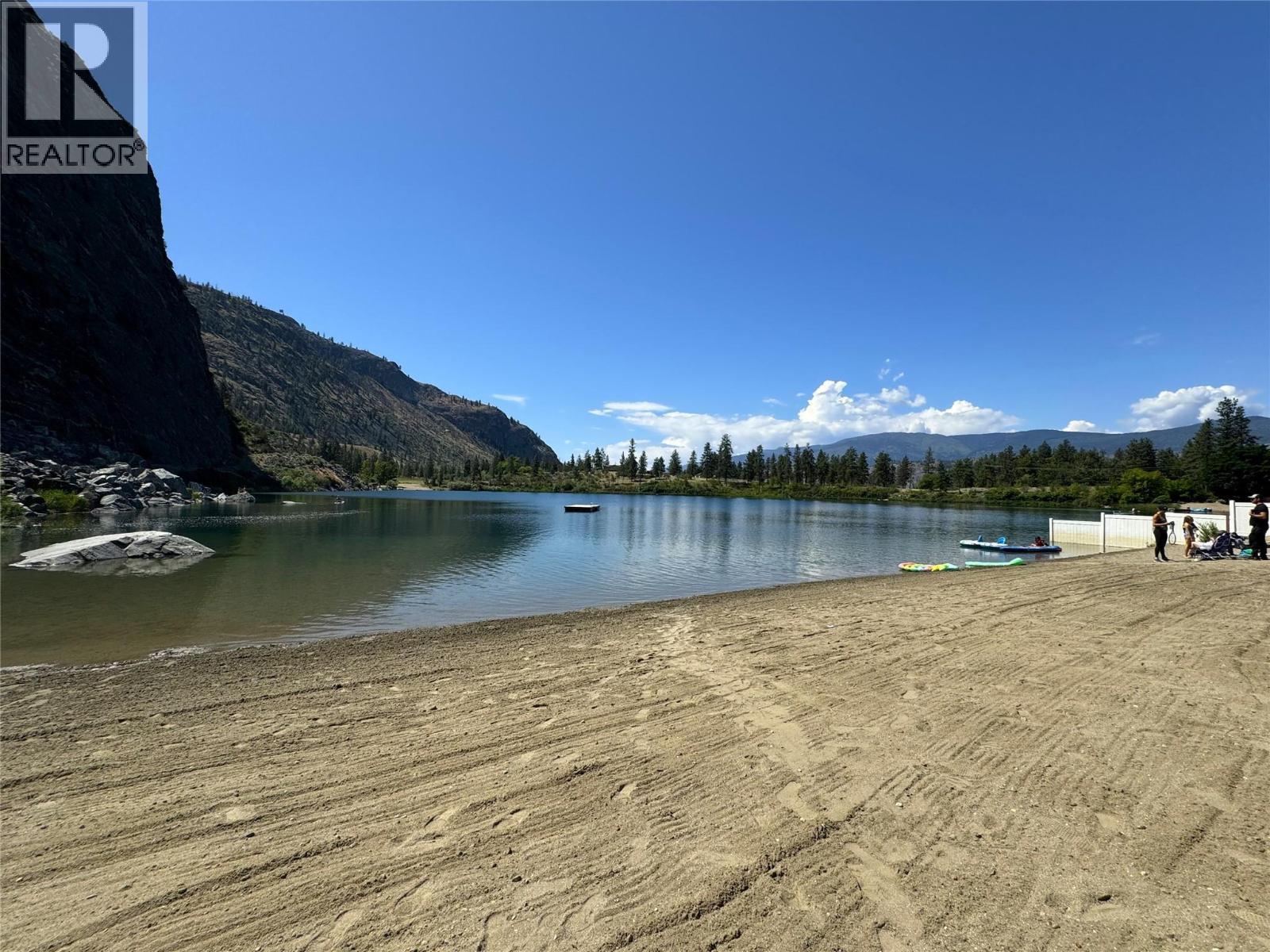 Gallagher Lake - 8487 Highway 97 Highway Unit# 6, Oliver, BC