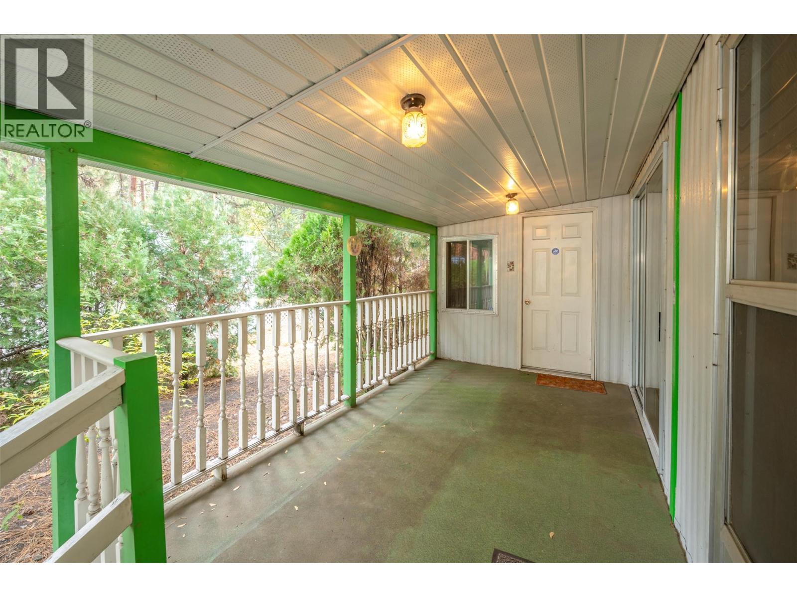 Covered Deck - 8487 Highway 97 Highway Unit# 6, Oliver, BC