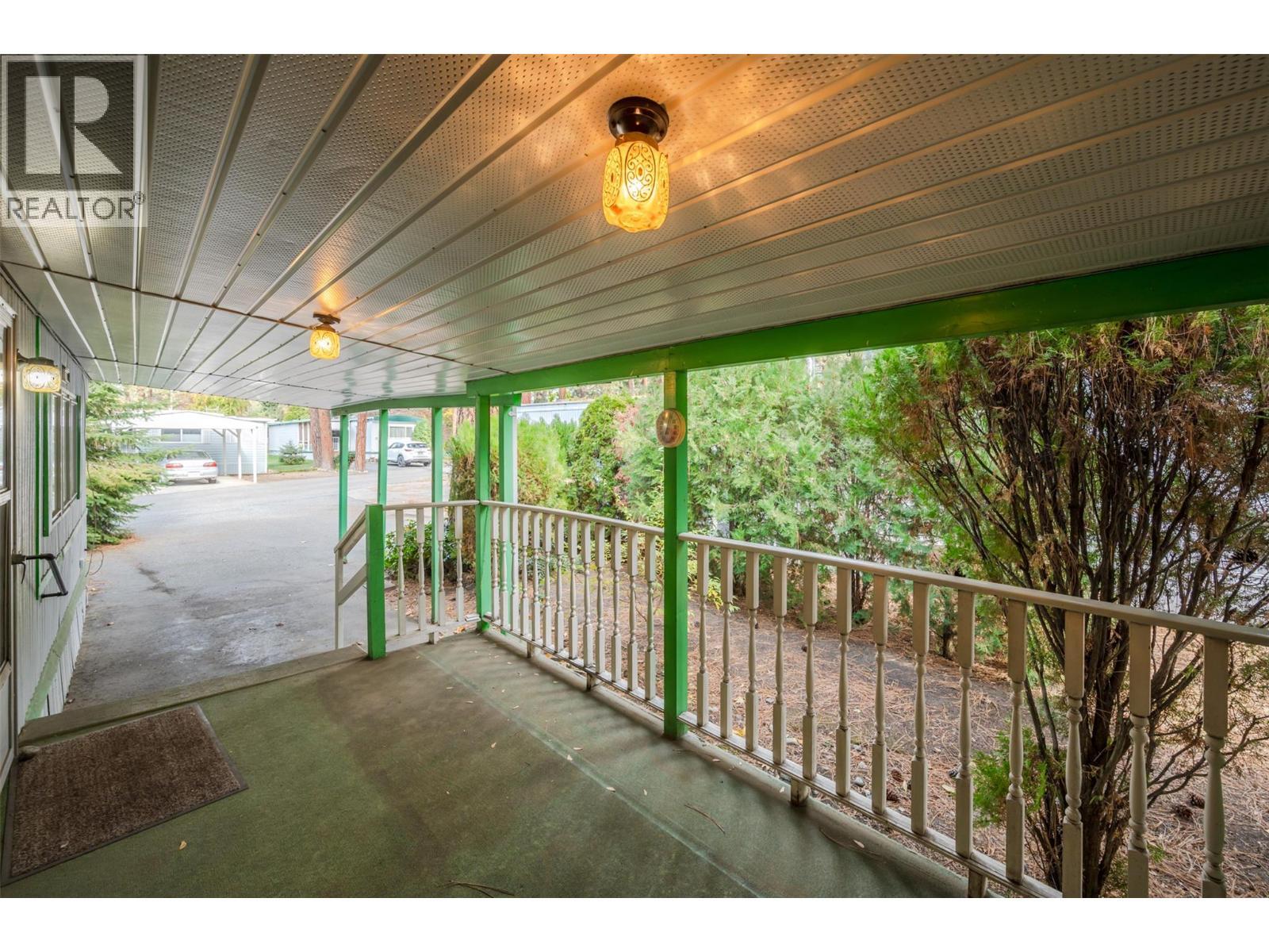 Covered Deck - 8487 Highway 97 Highway Unit# 6, Oliver, BC