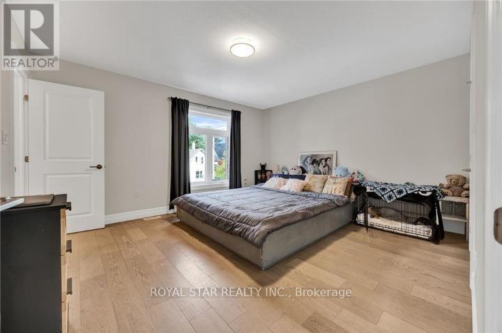 119 Waterloo Street, Kitchener, ON - Indoor Photo Showing Bedroom
