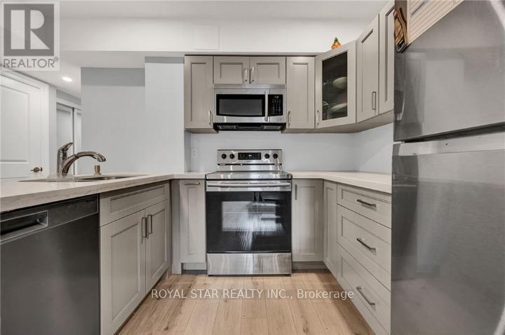 119 Waterloo Street, Kitchener, ON - Indoor Photo Showing Kitchen