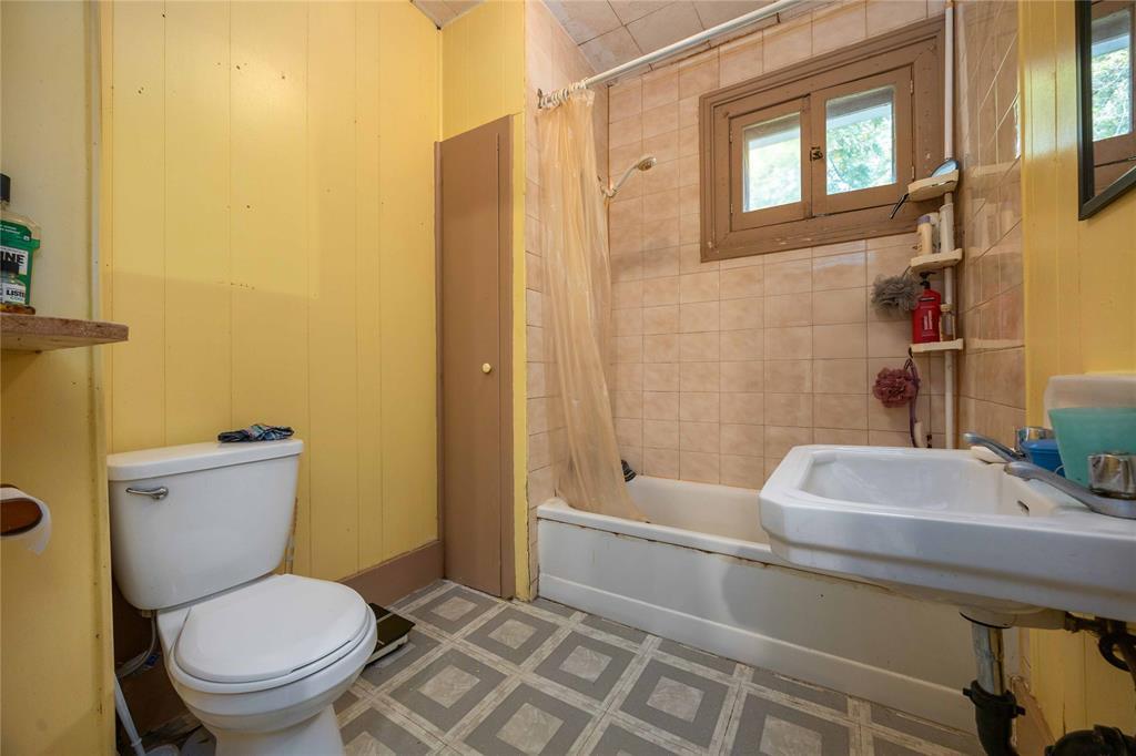 136 Alfred Street, Sarnia, ON