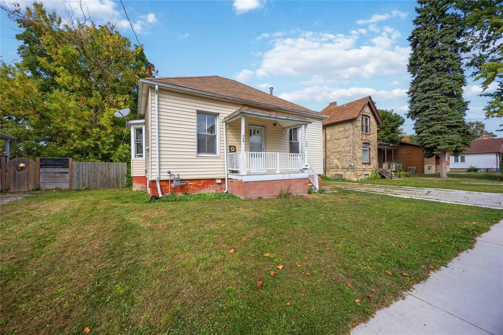 136 Alfred Street, Sarnia, ON