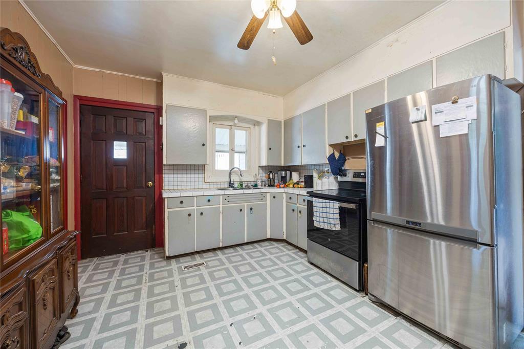 136 Alfred Street, Sarnia, ON