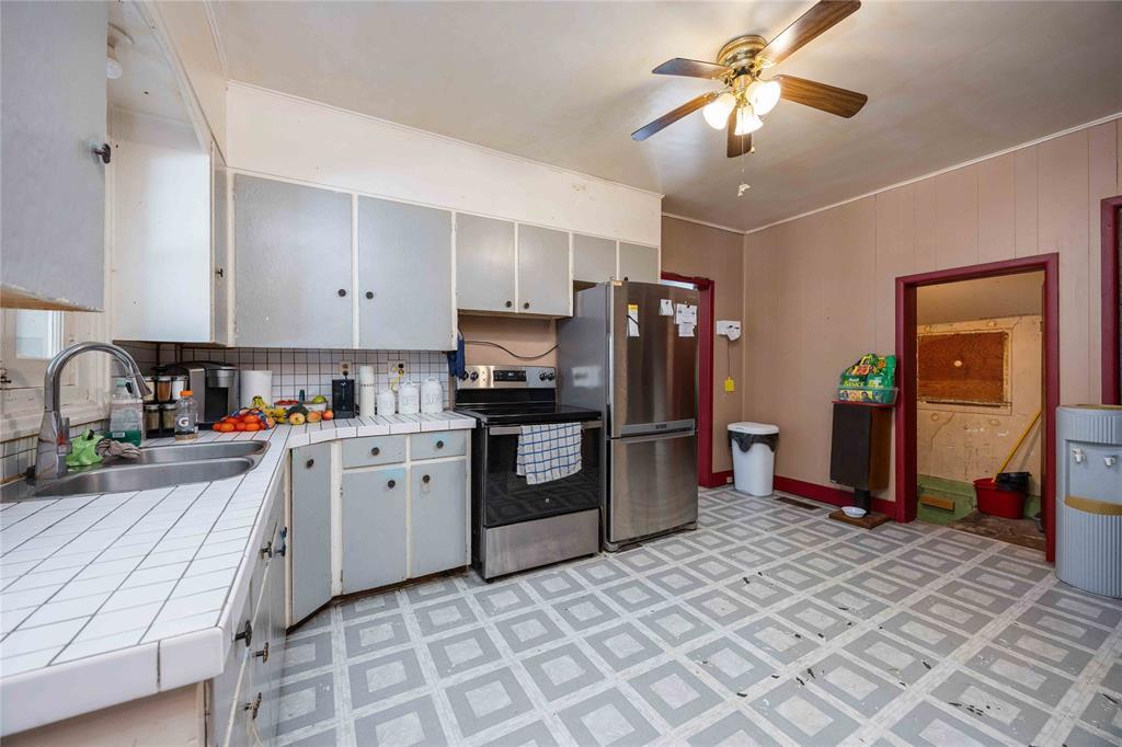 136 Alfred Street, Sarnia, ON