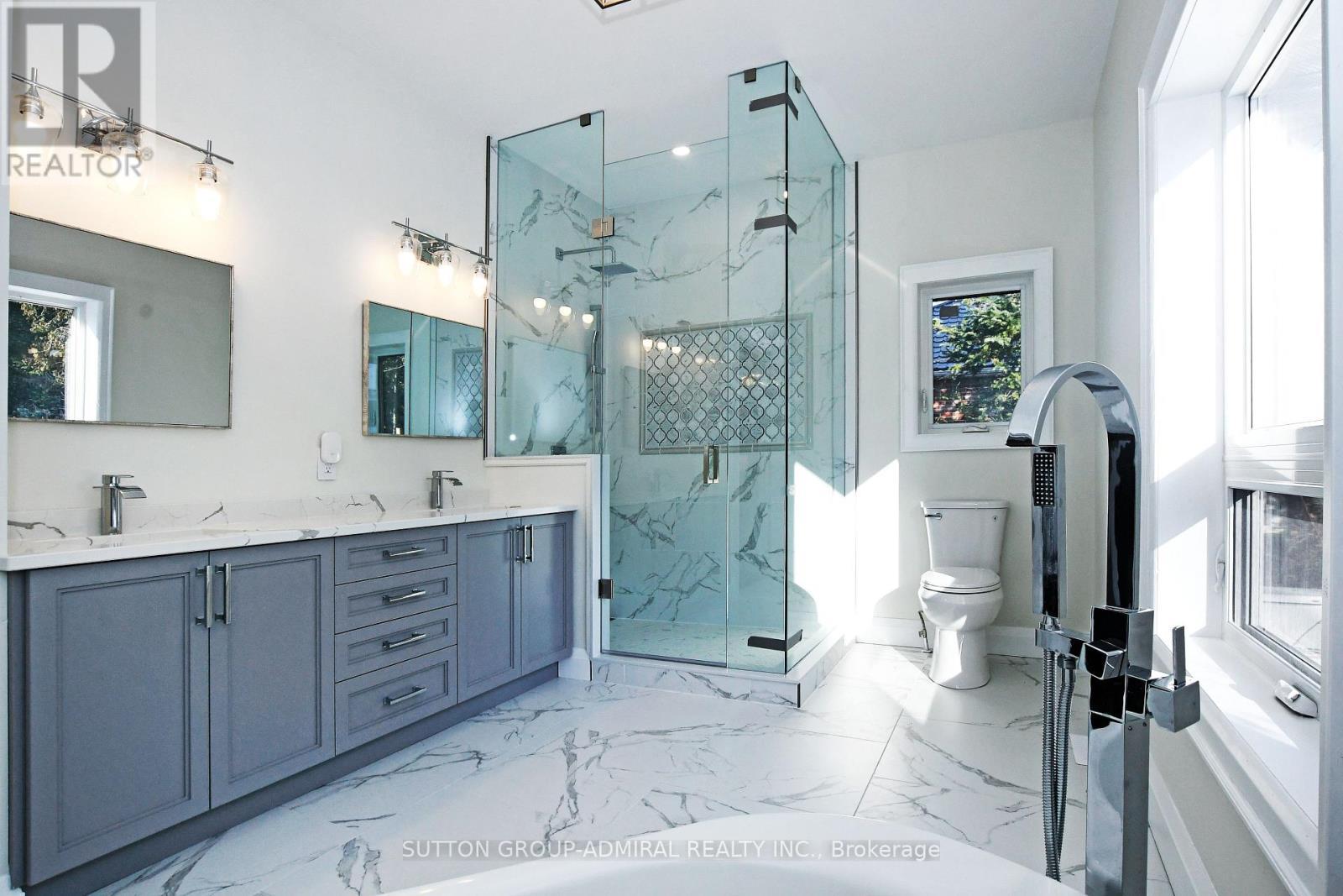 308 Indian Point Road, Kawartha Lakes, ON - Indoor Photo Showing Bathroom