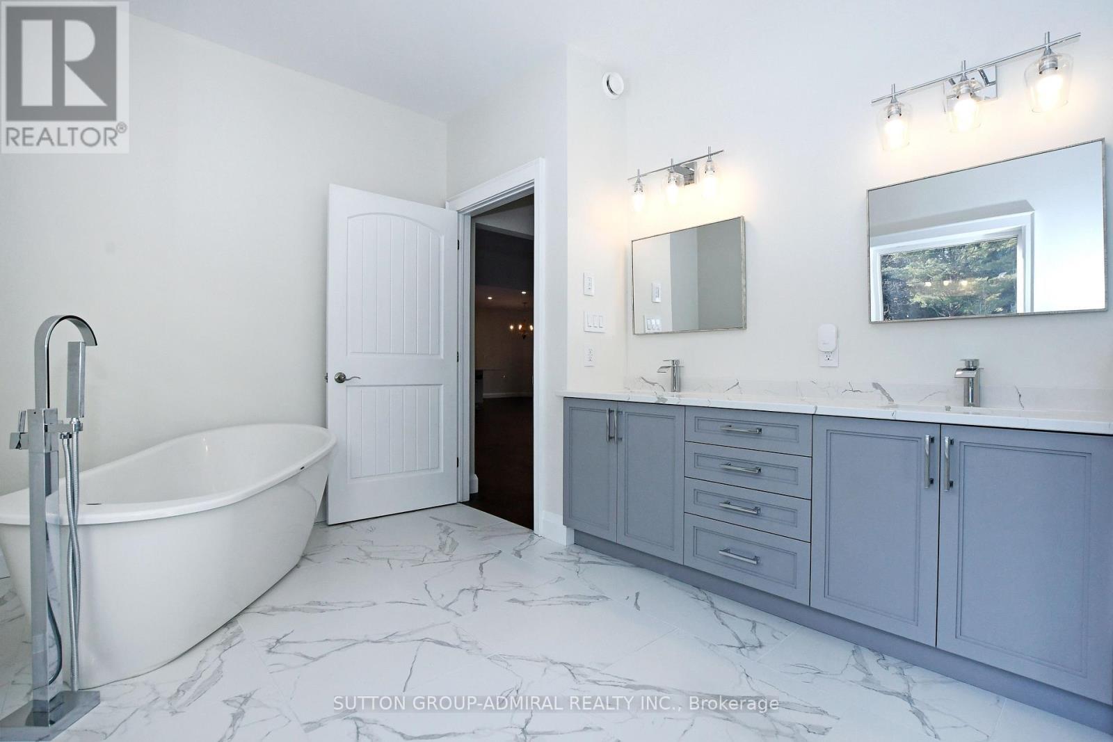 308 Indian Point Road, Kawartha Lakes, ON - Indoor Photo Showing Bathroom