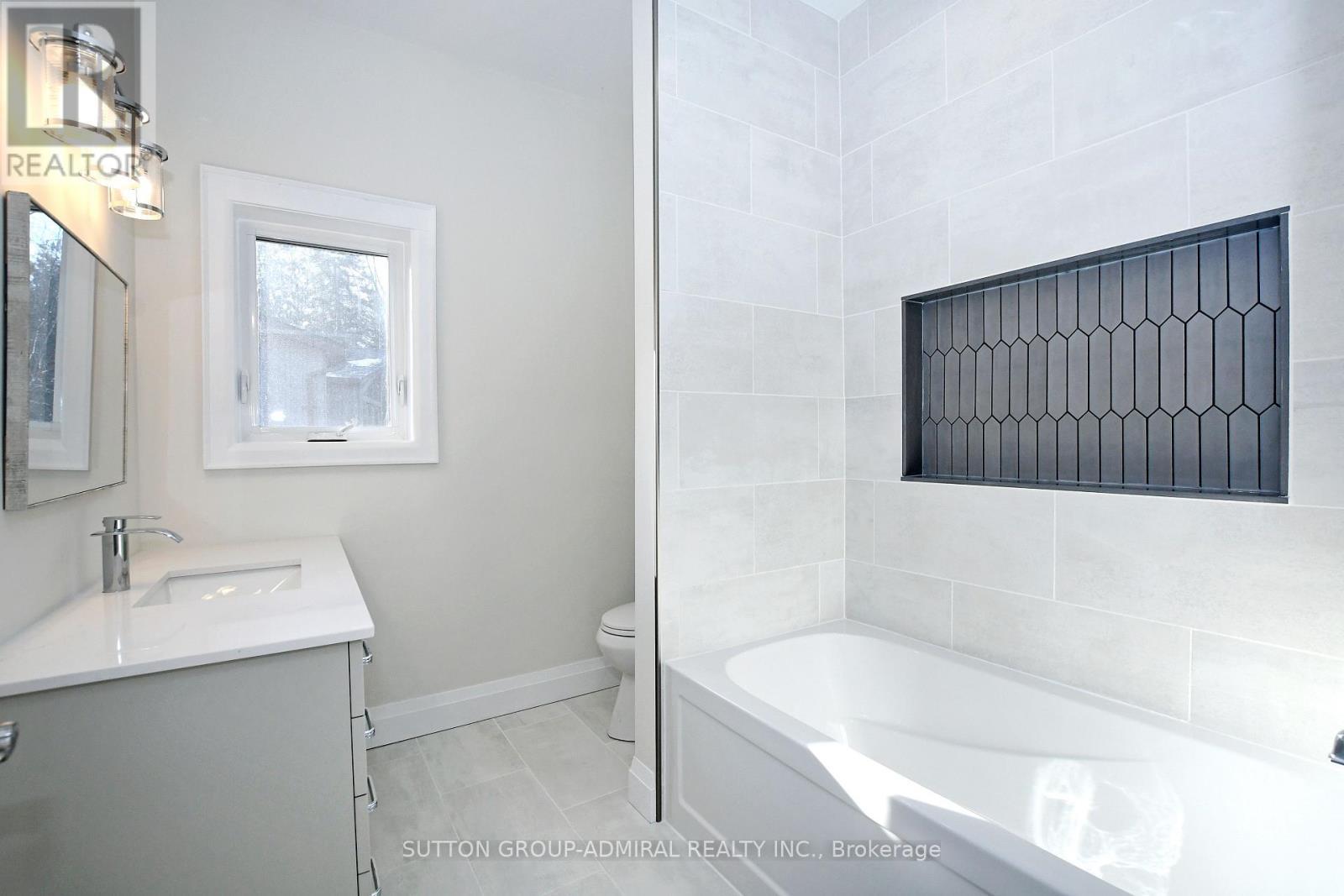 308 Indian Point Road, Kawartha Lakes, ON - Indoor Photo Showing Bathroom