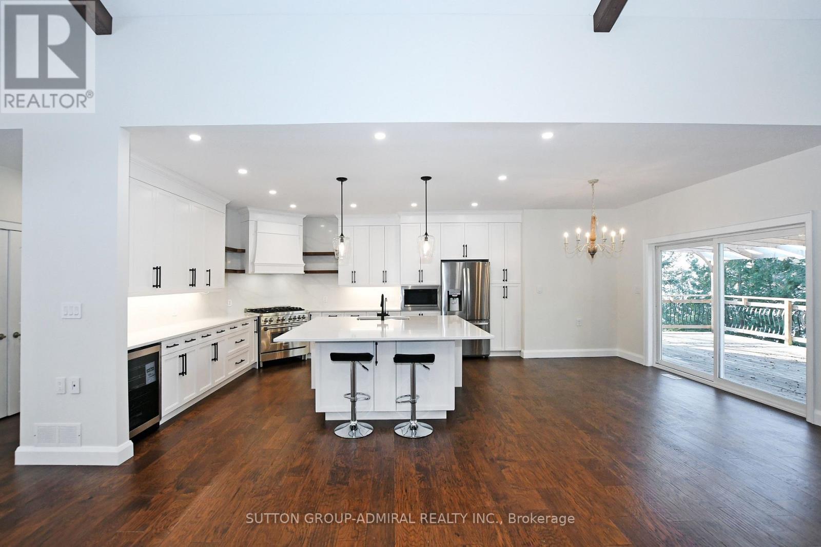 308 Indian Point Road, Kawartha Lakes, ON - Indoor Photo Showing Kitchen With Upgraded Kitchen