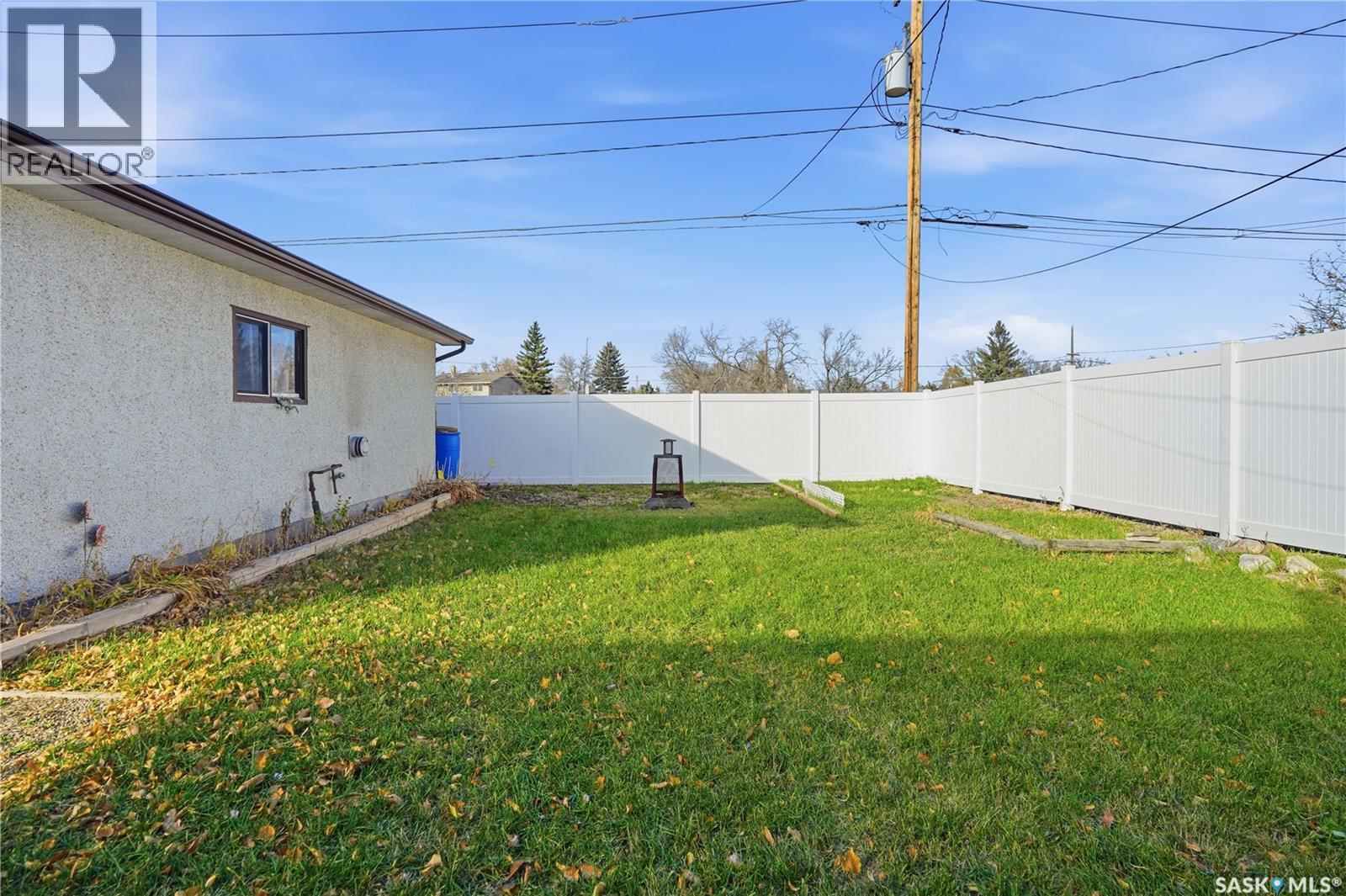 128 Yarnton Crescent, Regina, SK - Outdoor