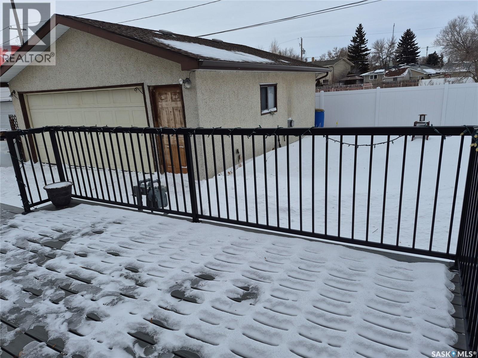 128 Yarnton Crescent, Regina, SK - Outdoor