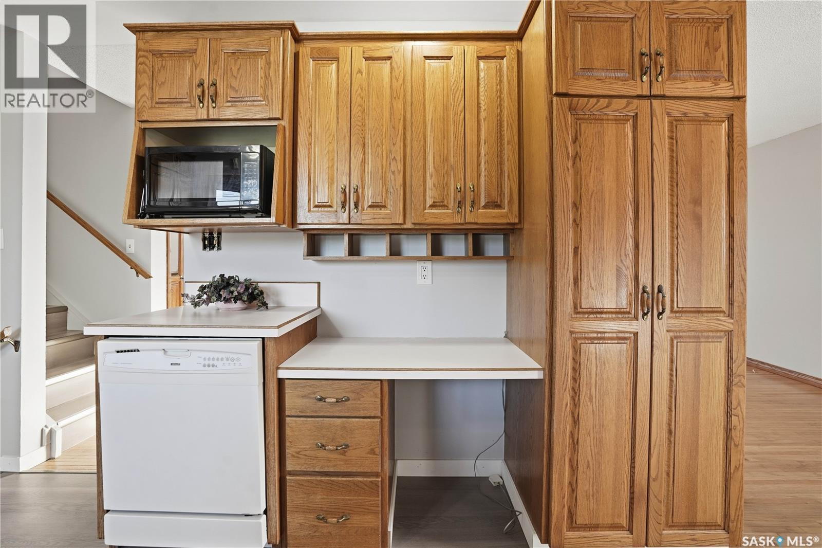 128 Yarnton Crescent, Regina, SK - Indoor Photo Showing Kitchen