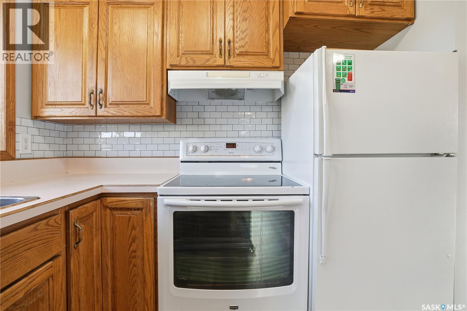 128 Yarnton Crescent, Regina, SK - Indoor Photo Showing Kitchen