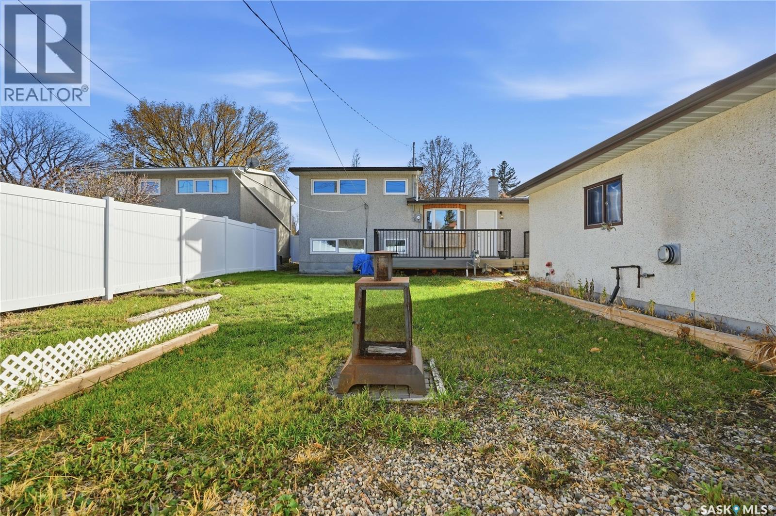 128 Yarnton Crescent, Regina, SK - Outdoor With Deck Patio Veranda