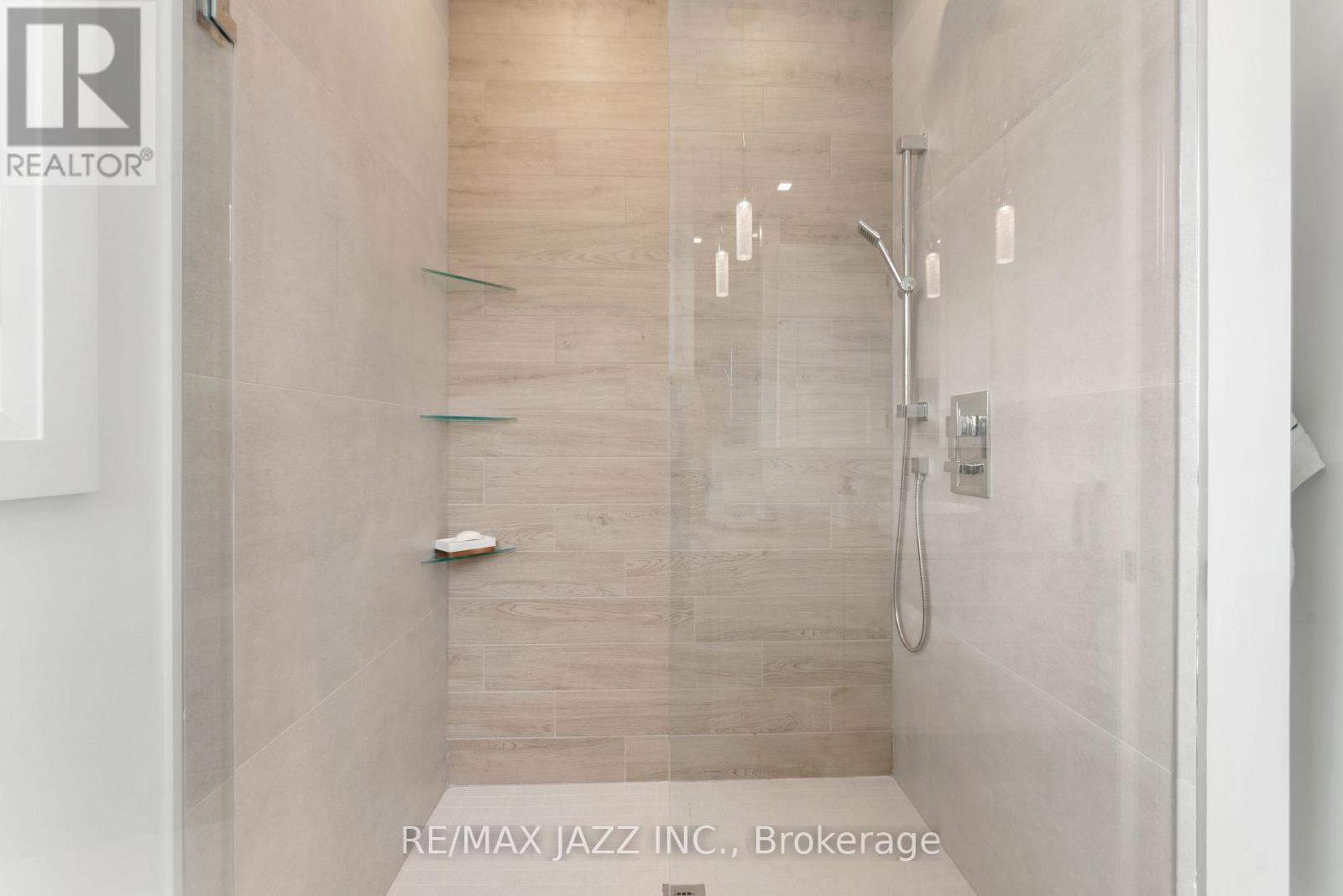 147 Elysian Fields Road, Kawartha Lakes (Fenelon), ON - Indoor Photo Showing Bathroom