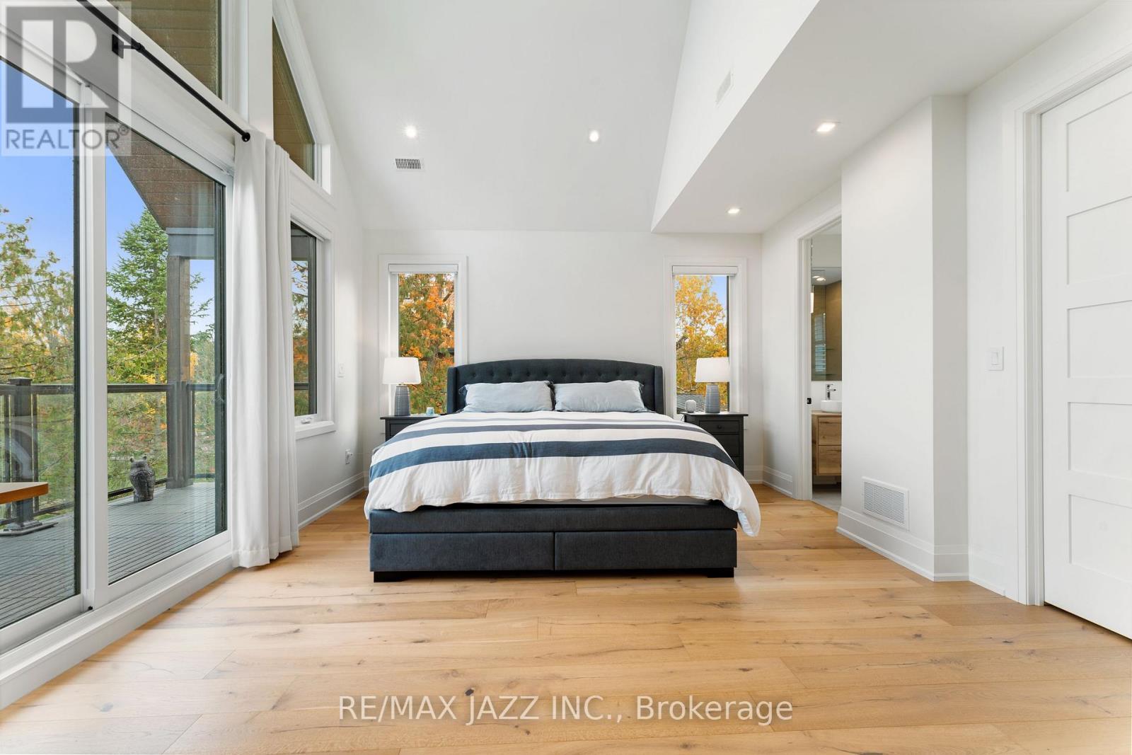 147 Elysian Fields Road, Kawartha Lakes (Fenelon), ON - Indoor Photo Showing Bedroom