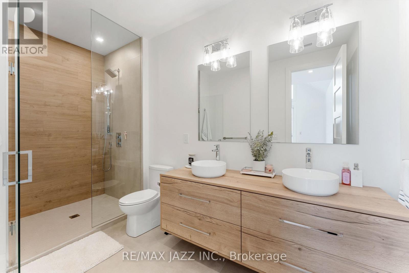 147 Elysian Fields Road, Kawartha Lakes (Fenelon), ON - Indoor Photo Showing Bathroom
