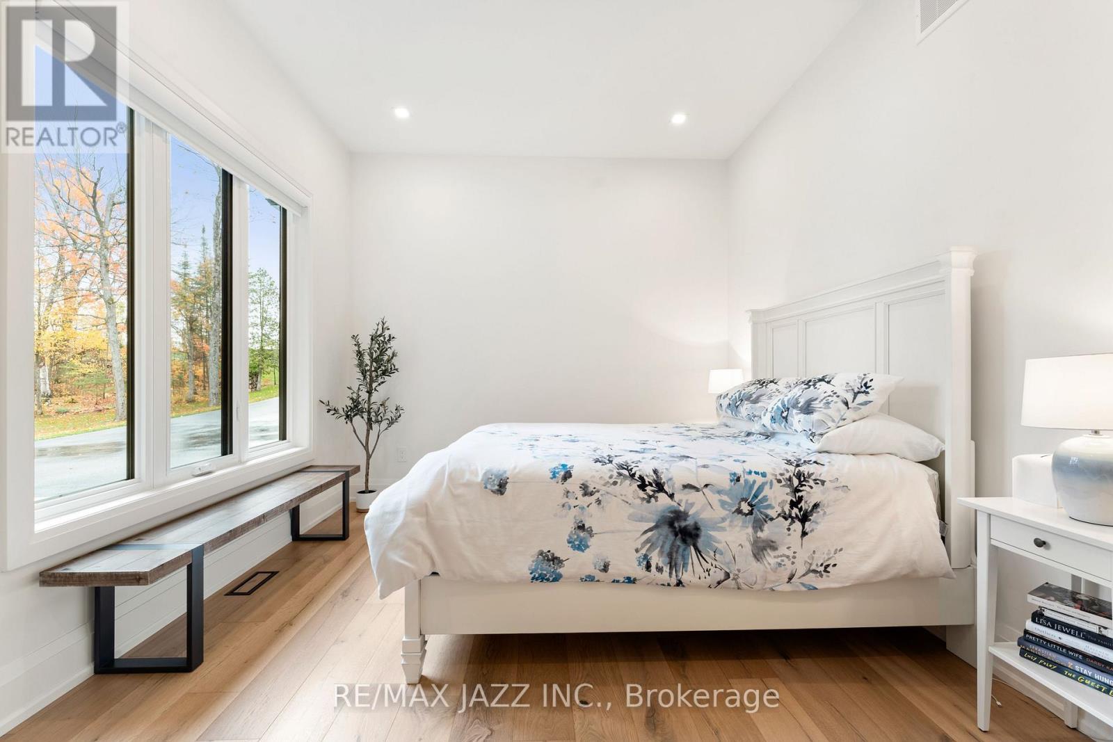 147 Elysian Fields Road, Kawartha Lakes (Fenelon), ON - Indoor Photo Showing Bedroom
