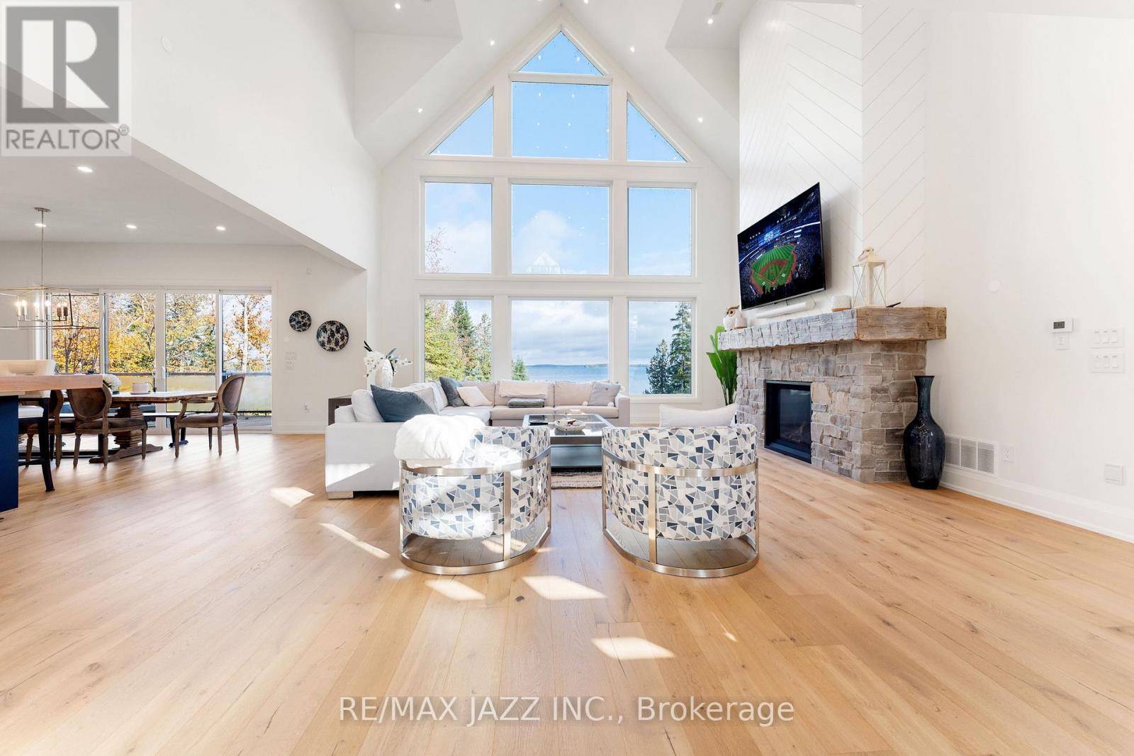 147 Elysian Fields Road, Kawartha Lakes (Fenelon), ON - Indoor Photo Showing Living Room With Fireplace