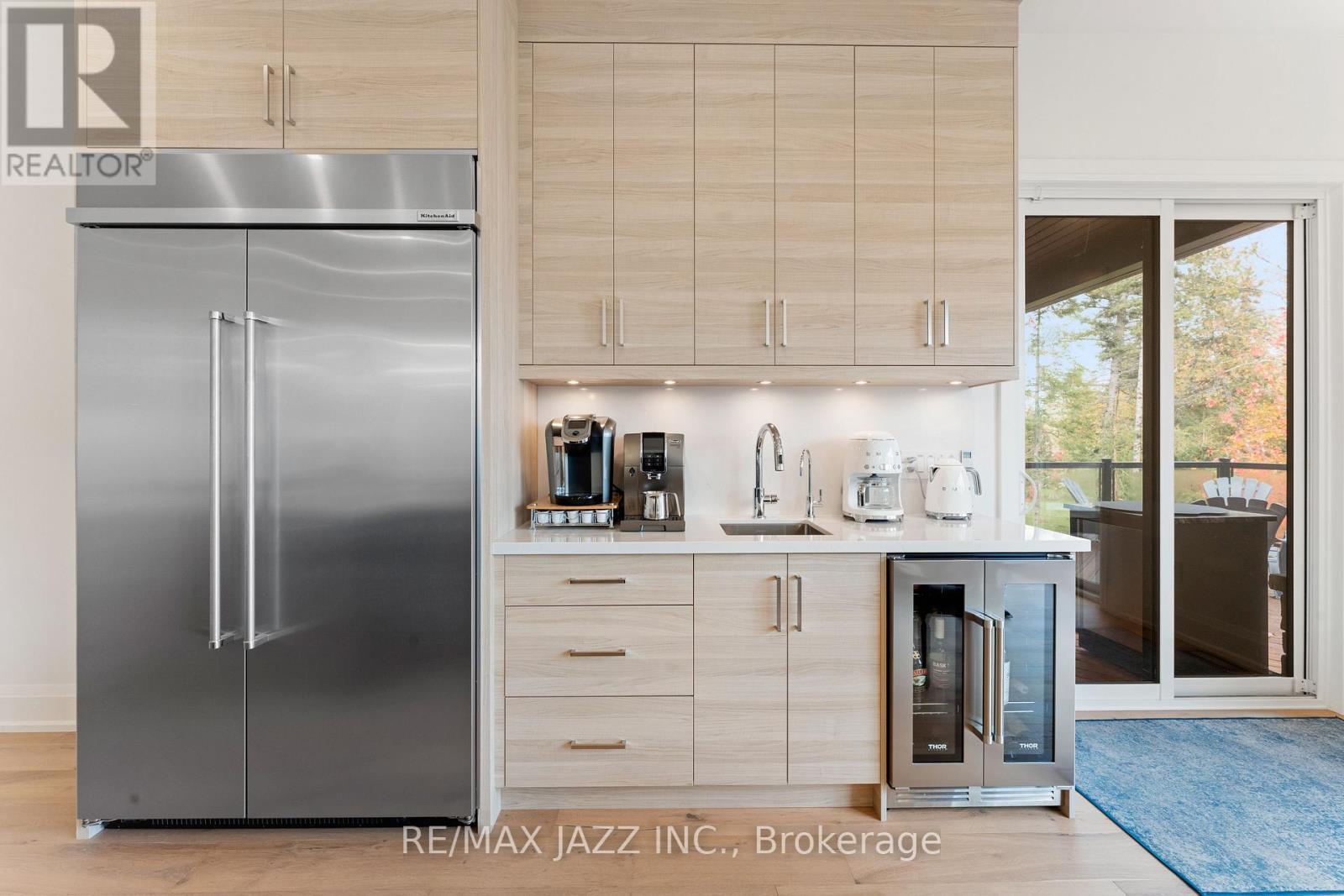 147 Elysian Fields Road, Kawartha Lakes (Fenelon), ON - Indoor Photo Showing Kitchen