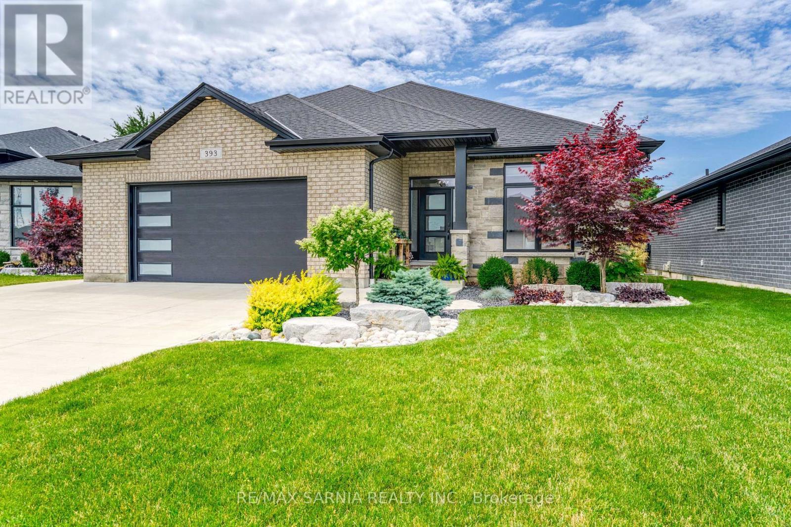 393 Bayhill Drive, St. Clair, ON - Outdoor