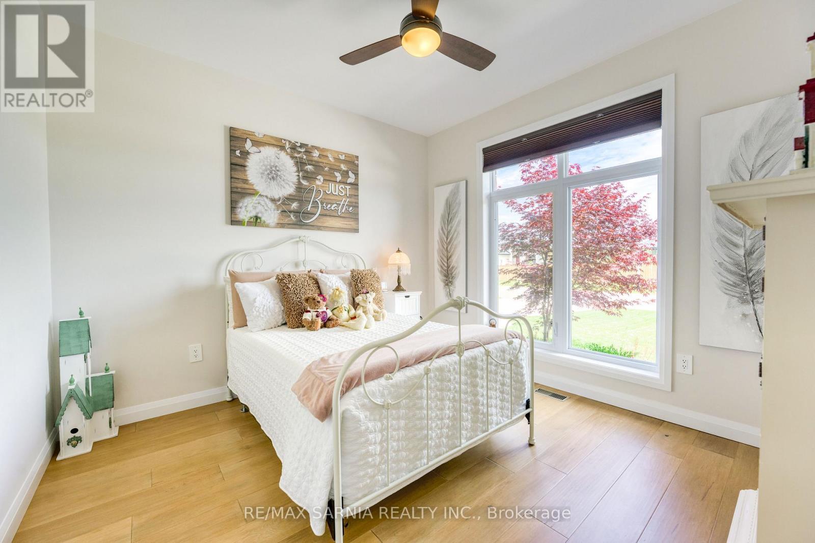 393 Bayhill Drive, St. Clair, ON - Indoor Photo Showing Bedroom