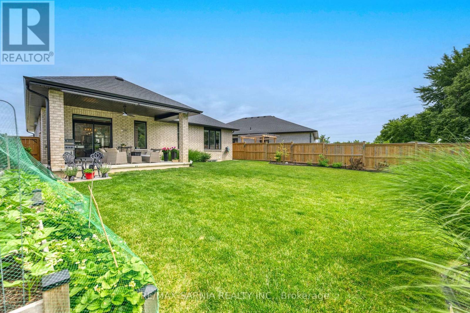 393 Bayhill Drive, St. Clair, ON - Outdoor With Deck Patio Veranda