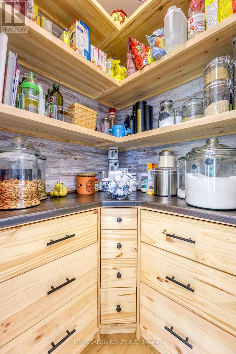 393 Bayhill Drive, St. Clair, ON - Indoor