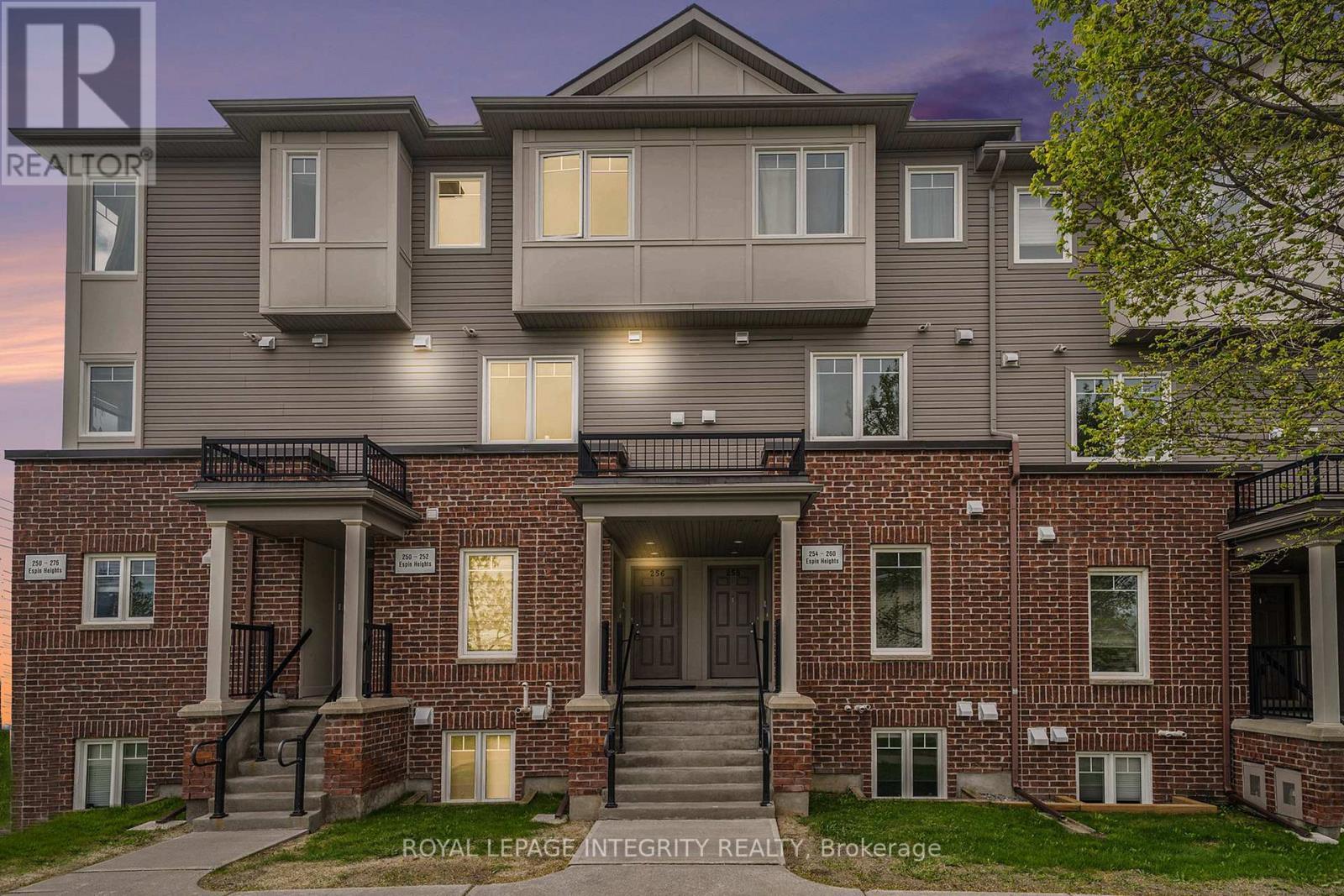 256 Espin Heights, Ottawa, ON - Outdoor With Facade