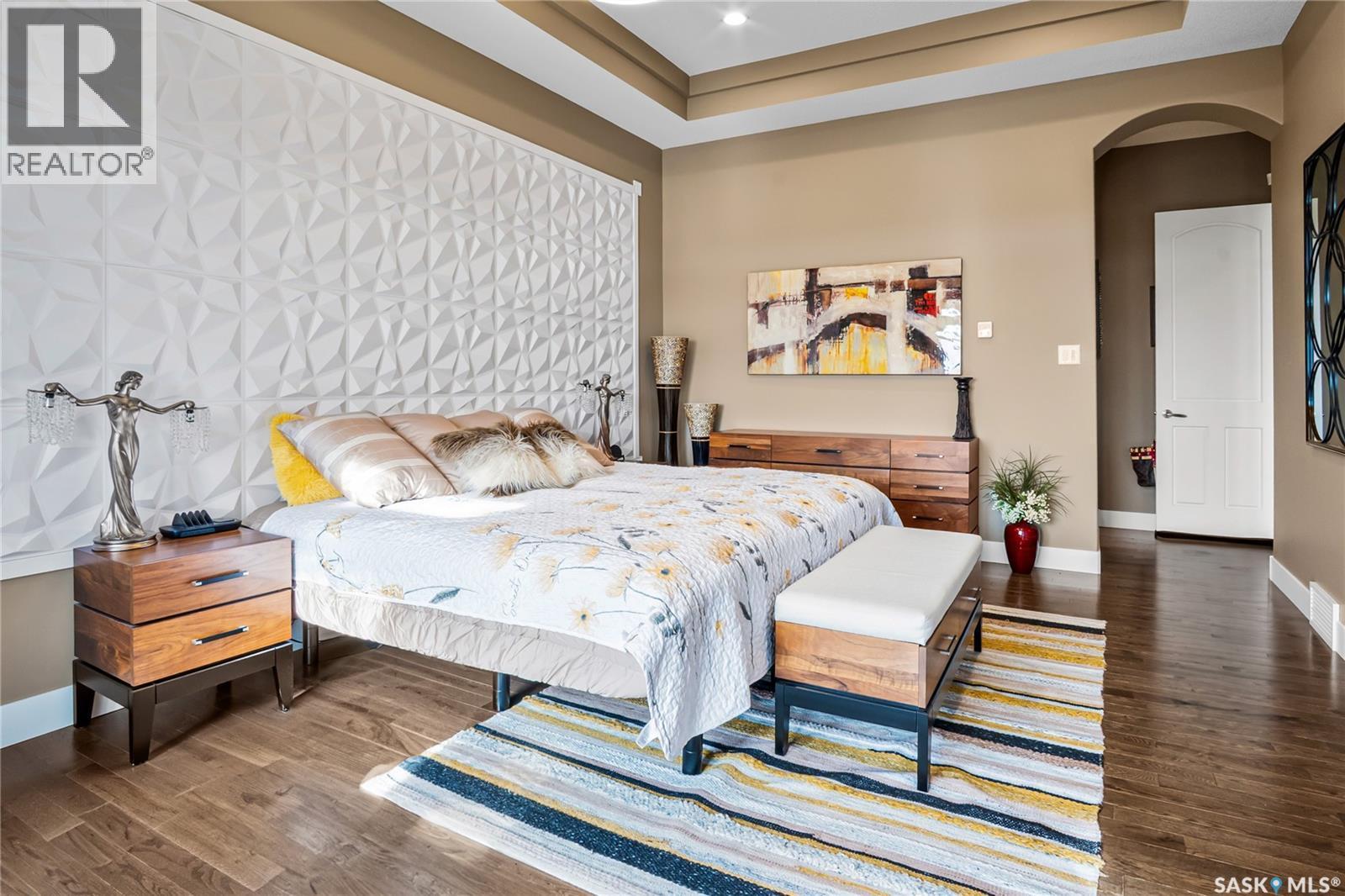 8099 Wascana Gardens Crescent, Regina, SK - Indoor Photo Showing Bedroom