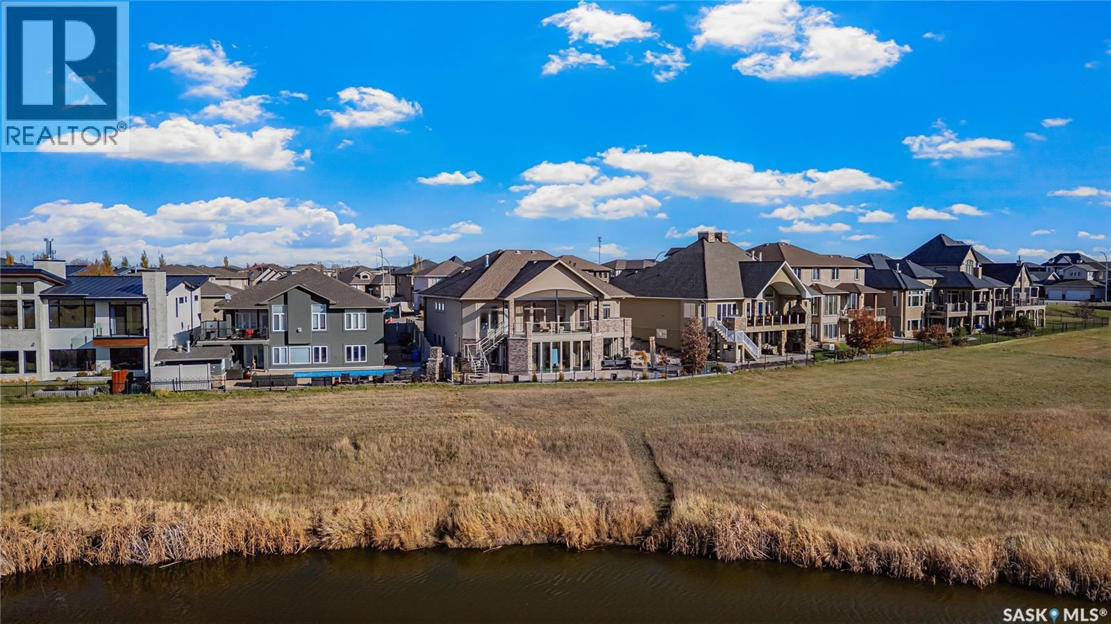 8099 Wascana Gardens Crescent, Regina, SK - Outdoor