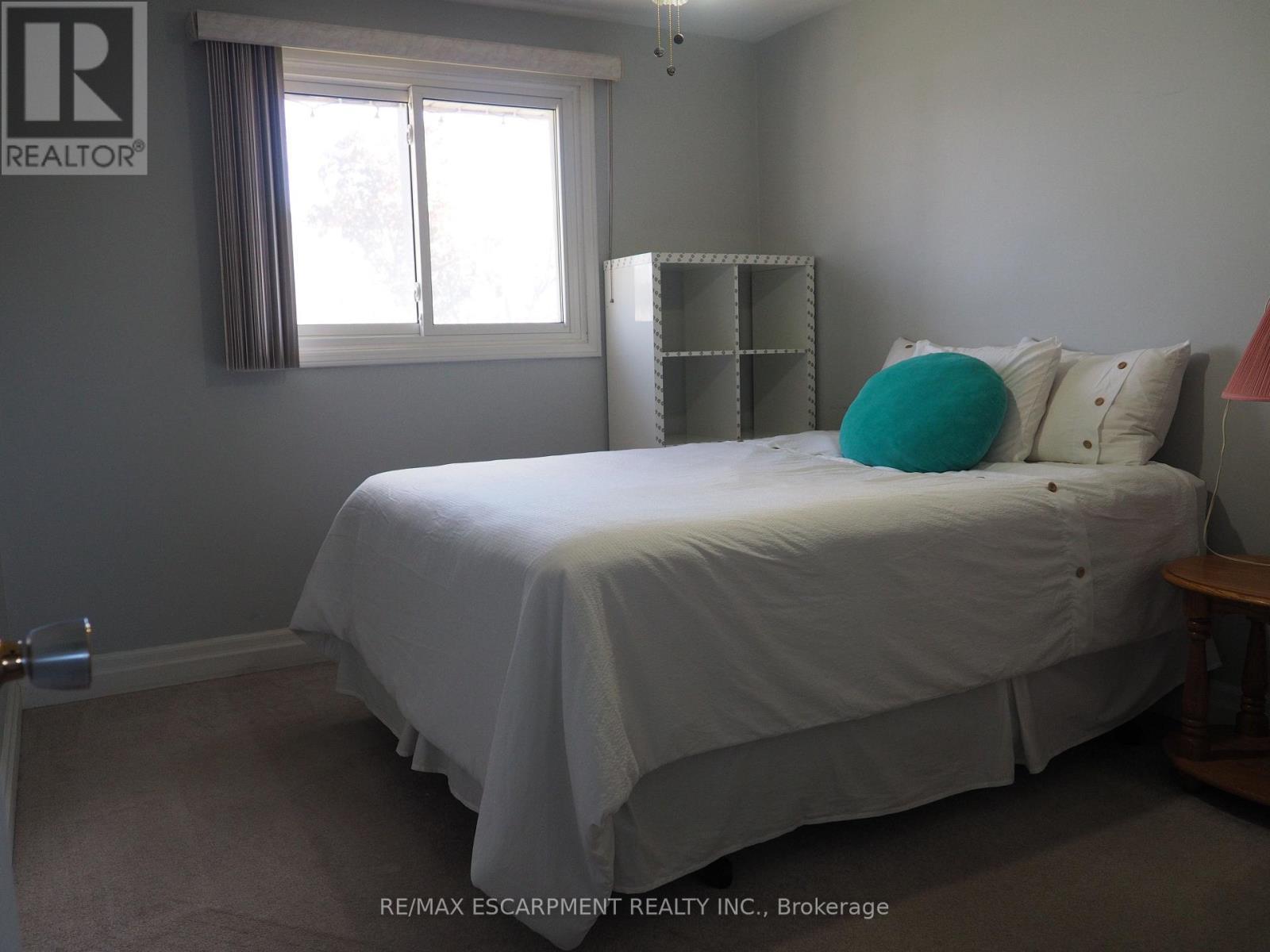Main - 7543 Redhaven Crescent, Niagara Falls, ON - Indoor Photo Showing Bedroom