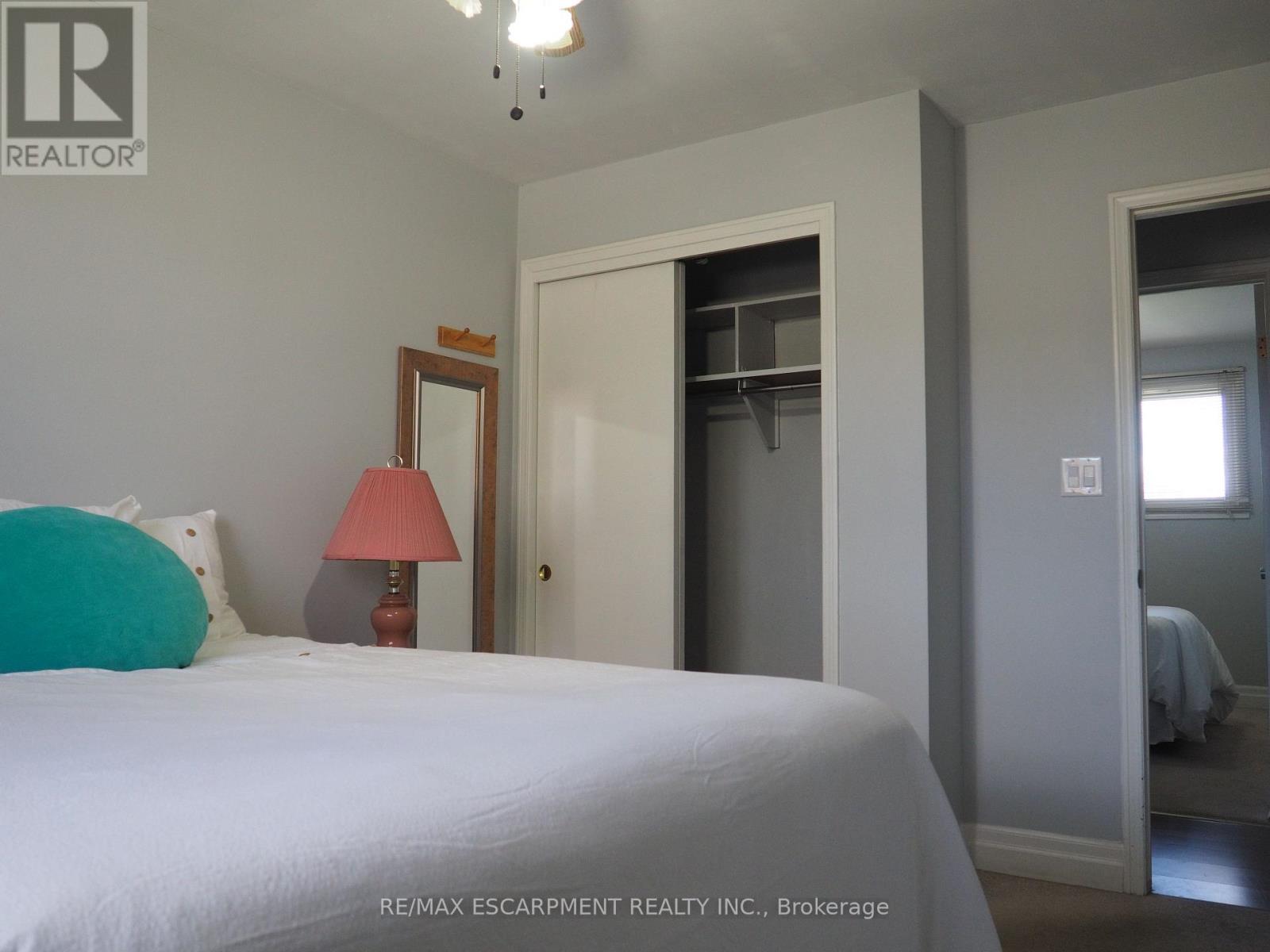 Main - 7543 Redhaven Crescent, Niagara Falls, ON - Indoor Photo Showing Bedroom