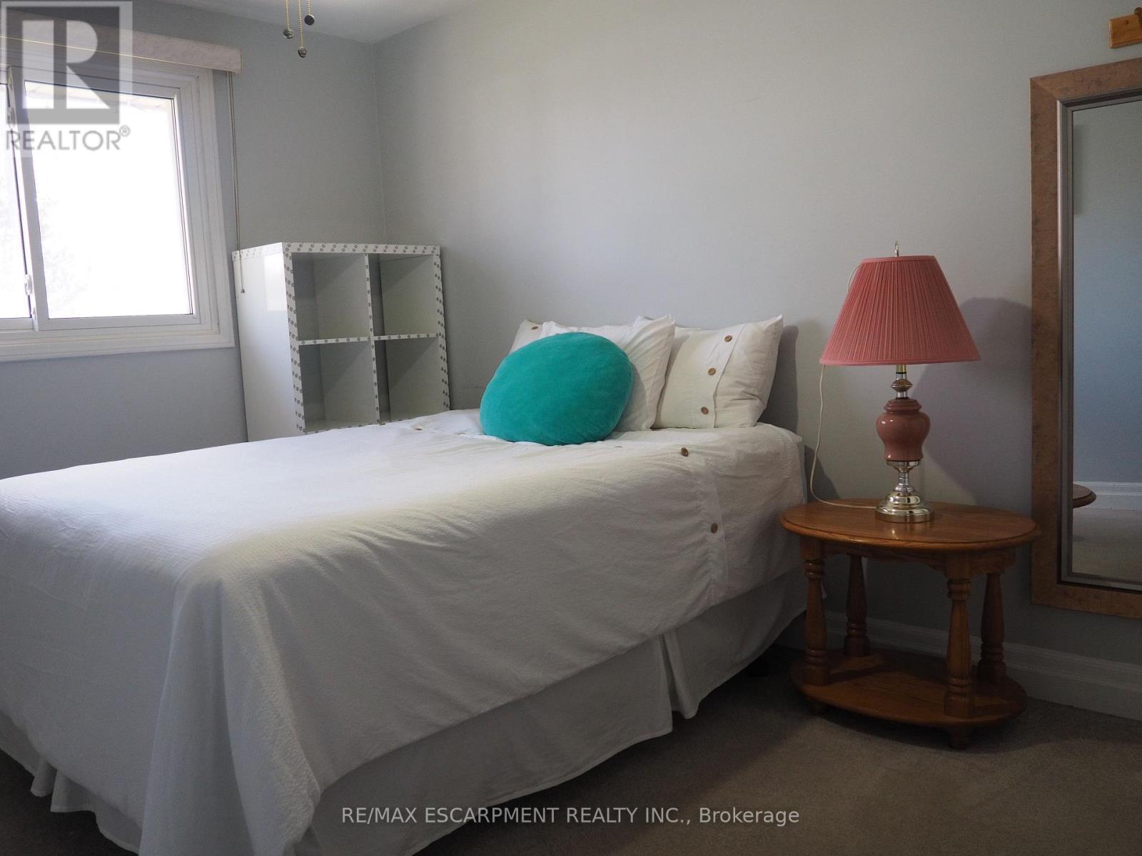Main - 7543 Redhaven Crescent, Niagara Falls, ON - Indoor Photo Showing Bedroom