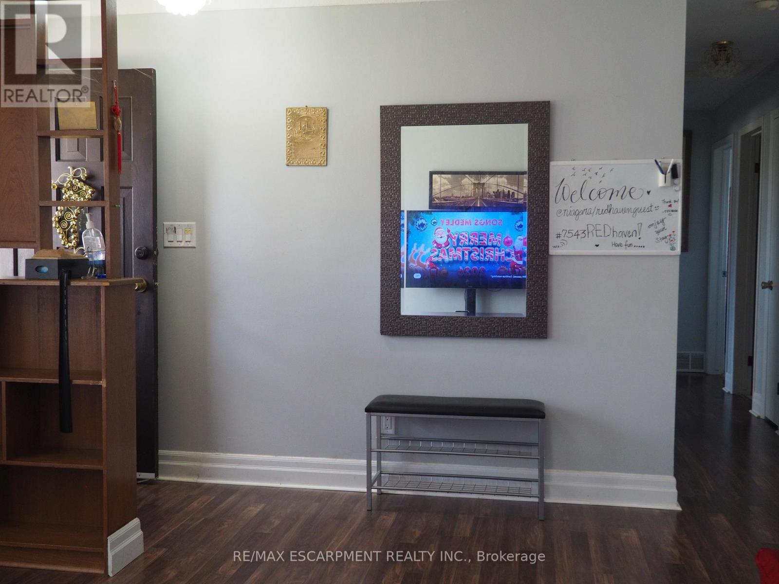 Main - 7543 Redhaven Crescent, Niagara Falls, ON - Indoor Photo Showing Other Room