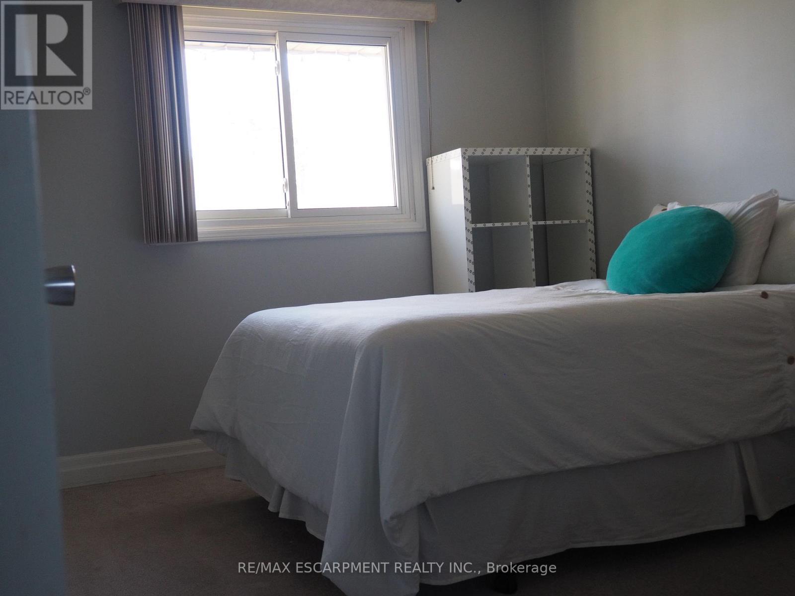 Main - 7543 Redhaven Crescent, Niagara Falls, ON - Indoor Photo Showing Bedroom