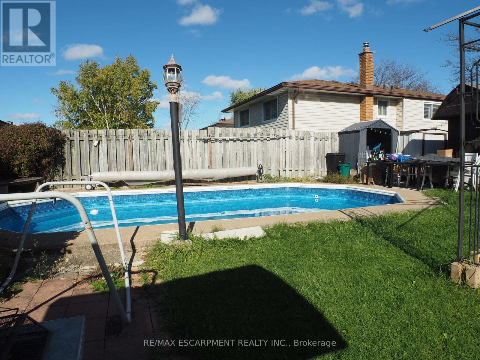 Main - 7543 Redhaven Crescent, Niagara Falls, ON - Outdoor With In Ground Pool With Backyard