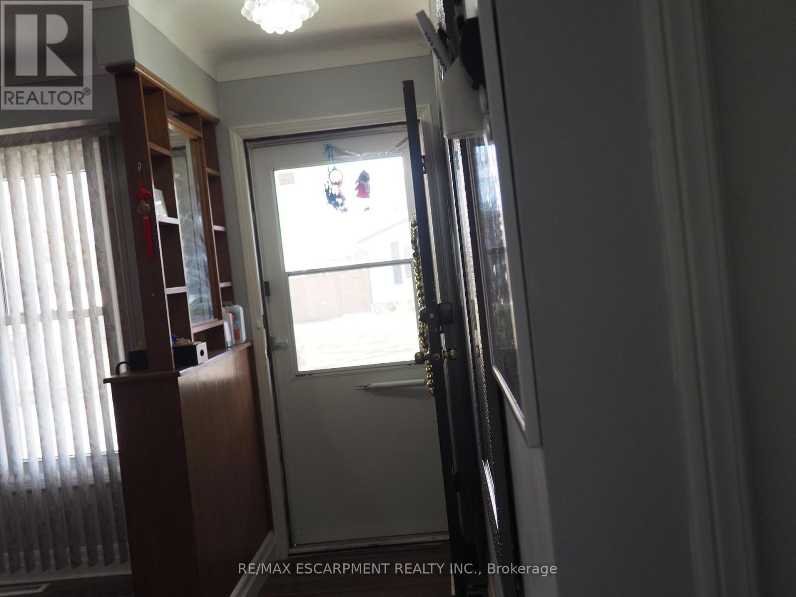 Main - 7543 Redhaven Crescent, Niagara Falls, ON - Indoor Photo Showing Other Room