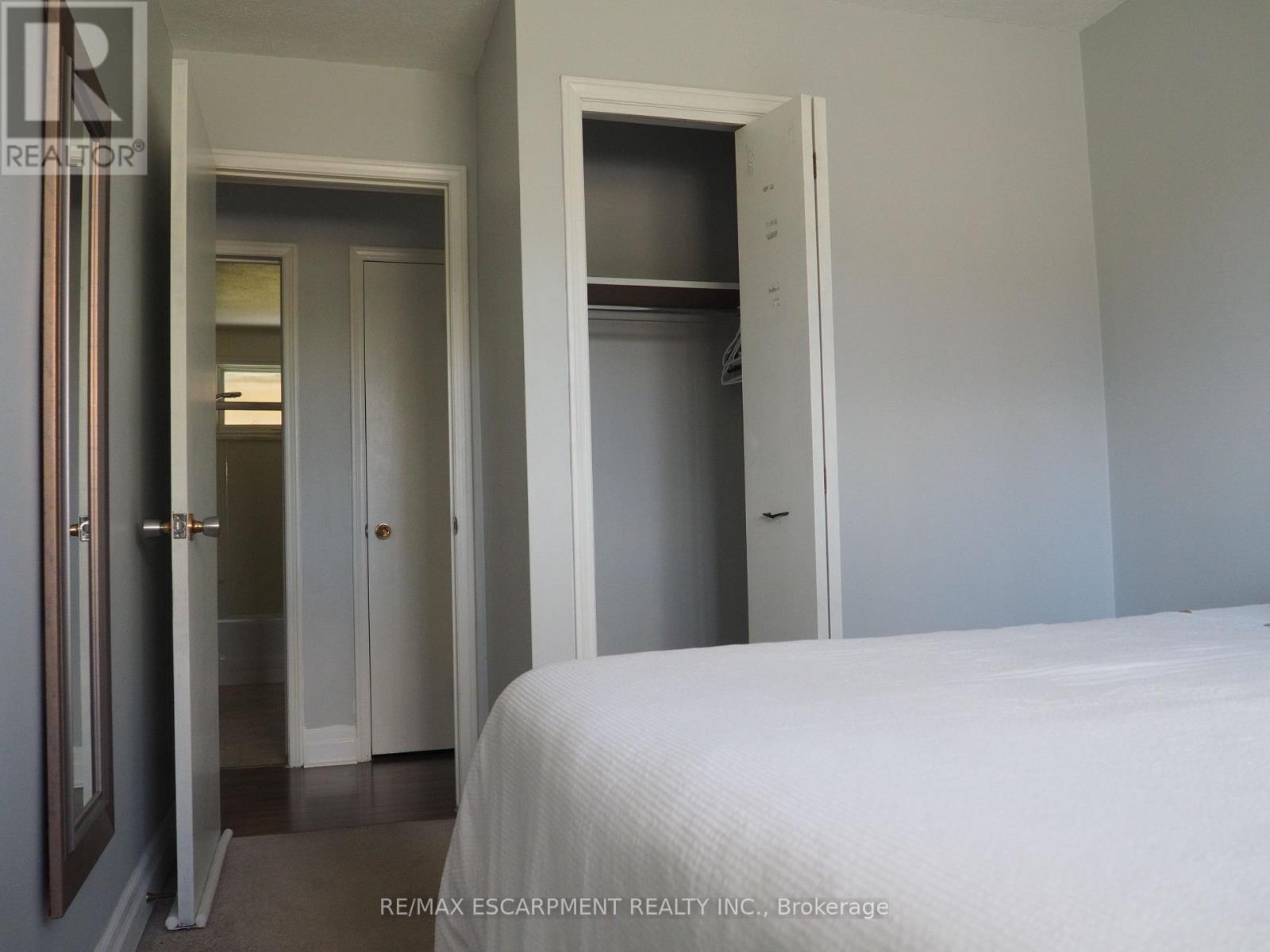 Main - 7543 Redhaven Crescent, Niagara Falls, ON - Indoor Photo Showing Bedroom