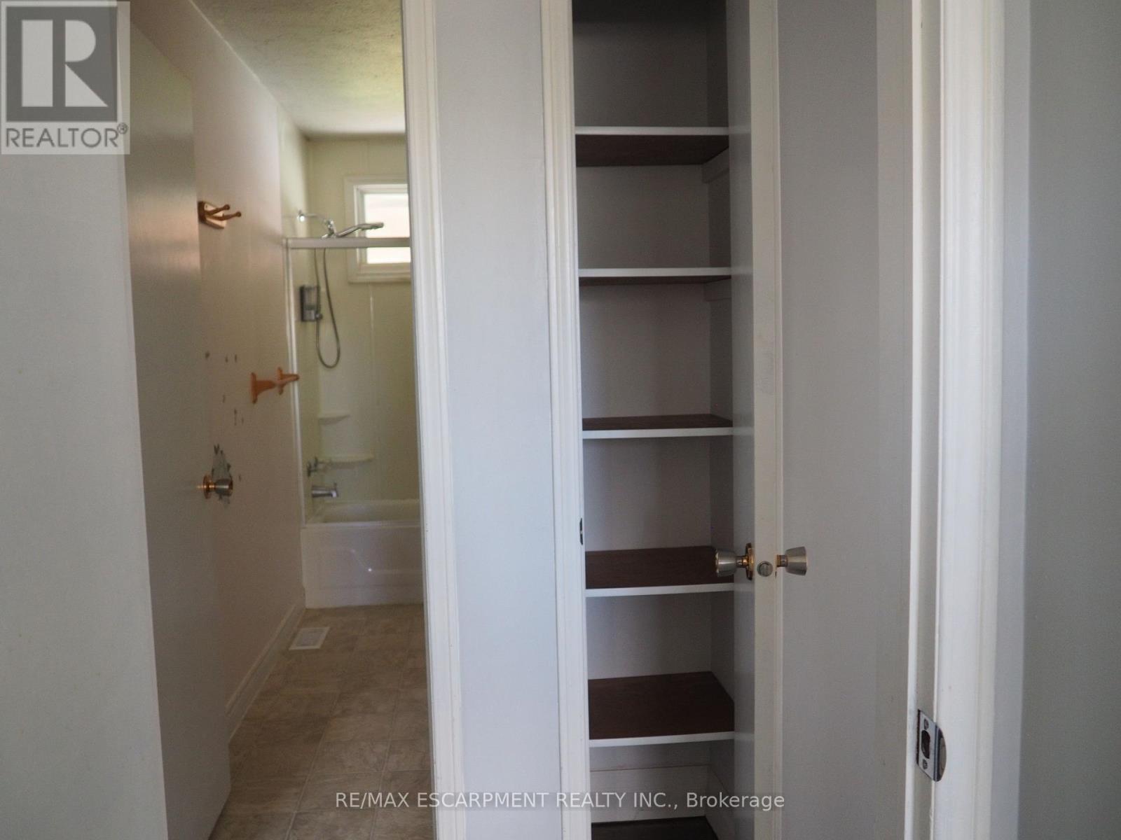 Main - 7543 Redhaven Crescent, Niagara Falls, ON - Indoor Photo Showing Other Room