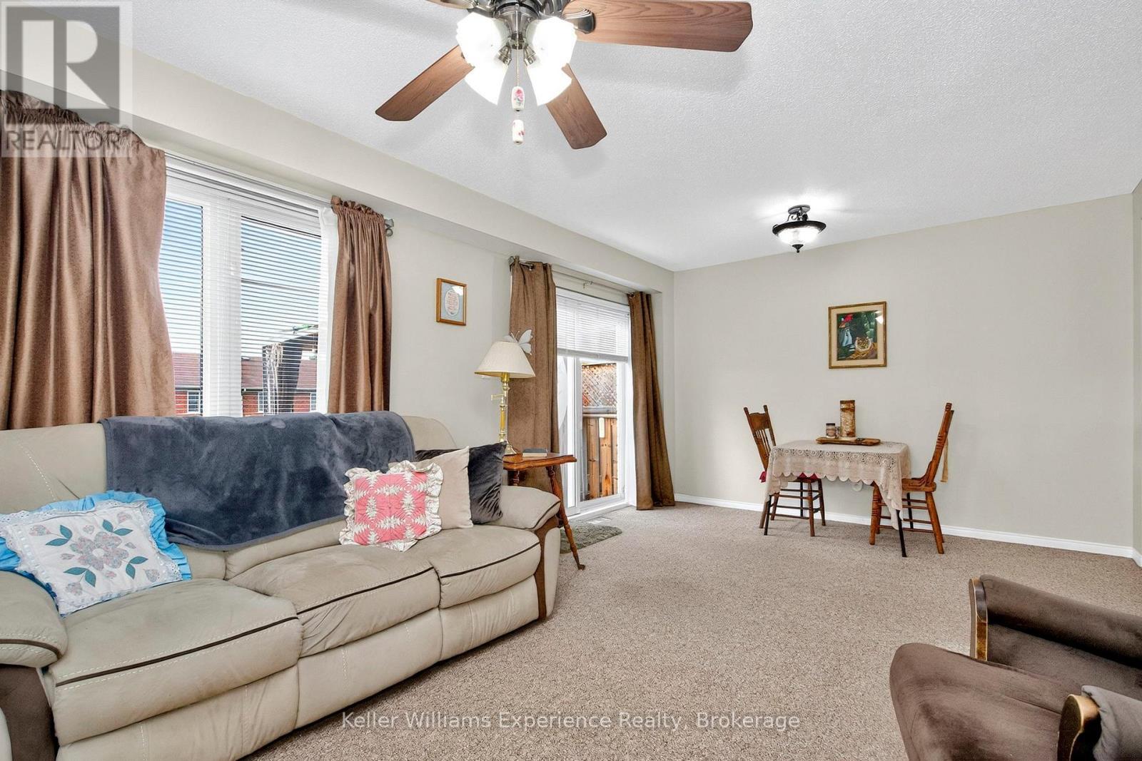 167 Southwinds Crescent, Midland, ON - Indoor Photo Showing Living Room